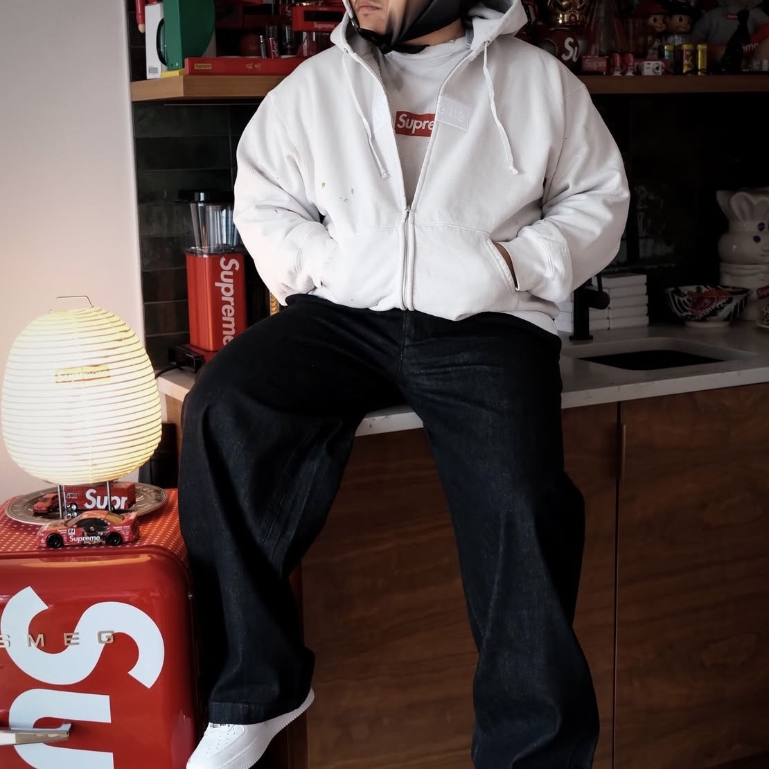 Supreme x MM6 Maison Margiela Box Logo Zip Up Hooded Sweatshirt Navy - 26SS, Supreme x MM6 Maison Margiela Box Logo Zip Up Hooded Sweatshirt Black - 26SS 착용 스타일 - 2