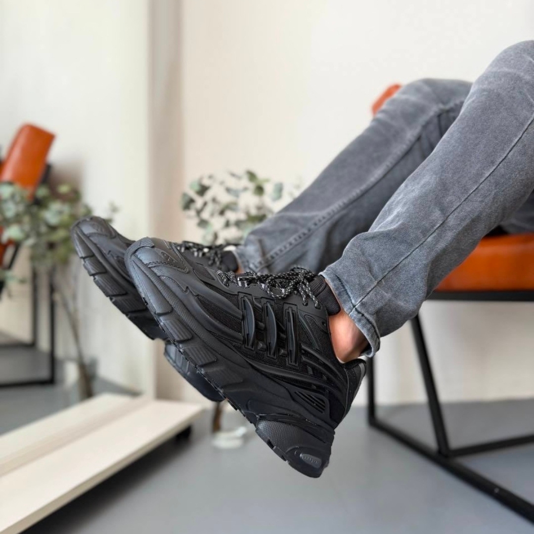 Adidas x Pharrell Williams Virginia Adistar Jellyfish Triple Black 착용 스타일 - 3