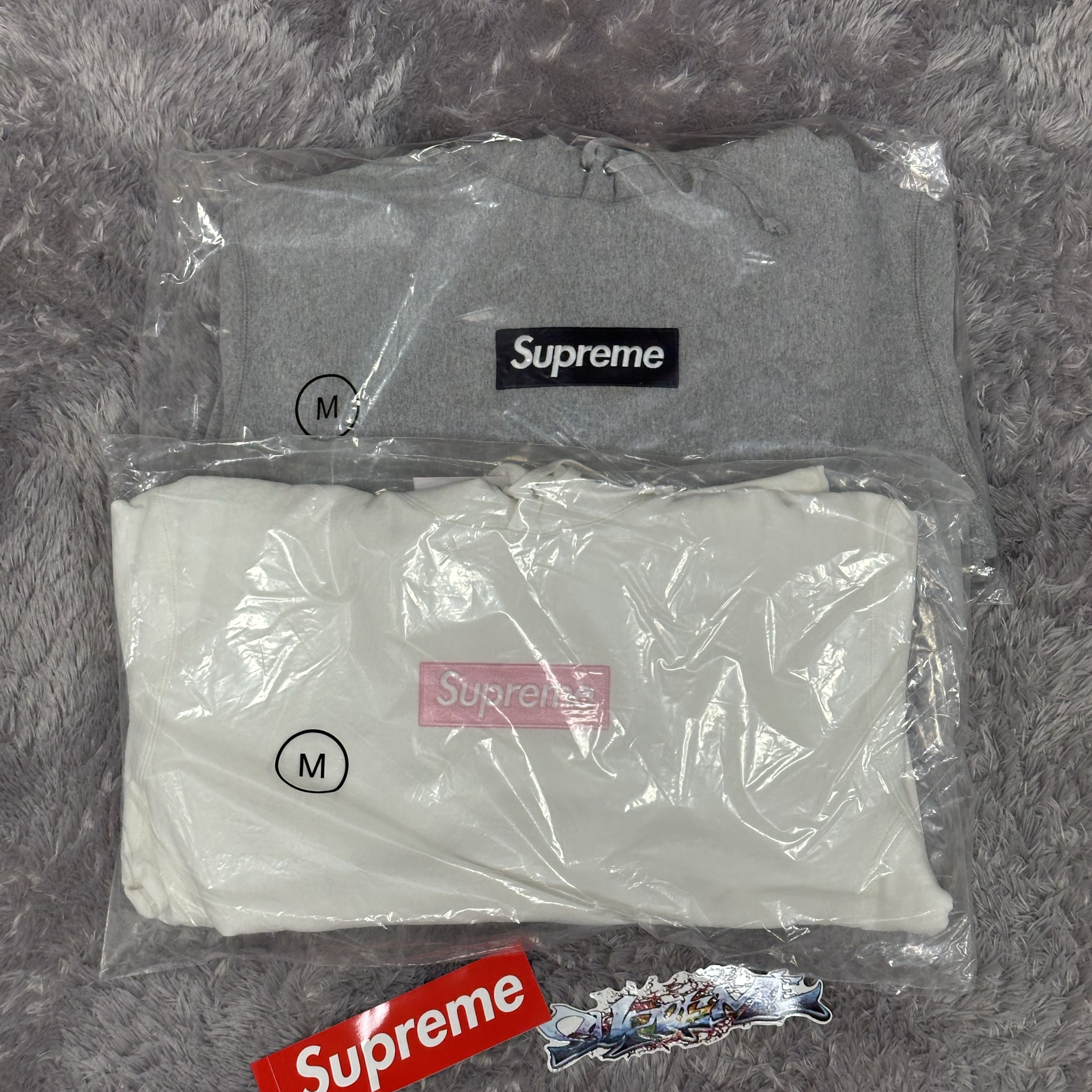 Supreme Box Logo Hooded Sweatshirt Heather Grey - 25FW, Supreme Box Logo Hooded Sweatshirt White - 25FW 착용 스타일