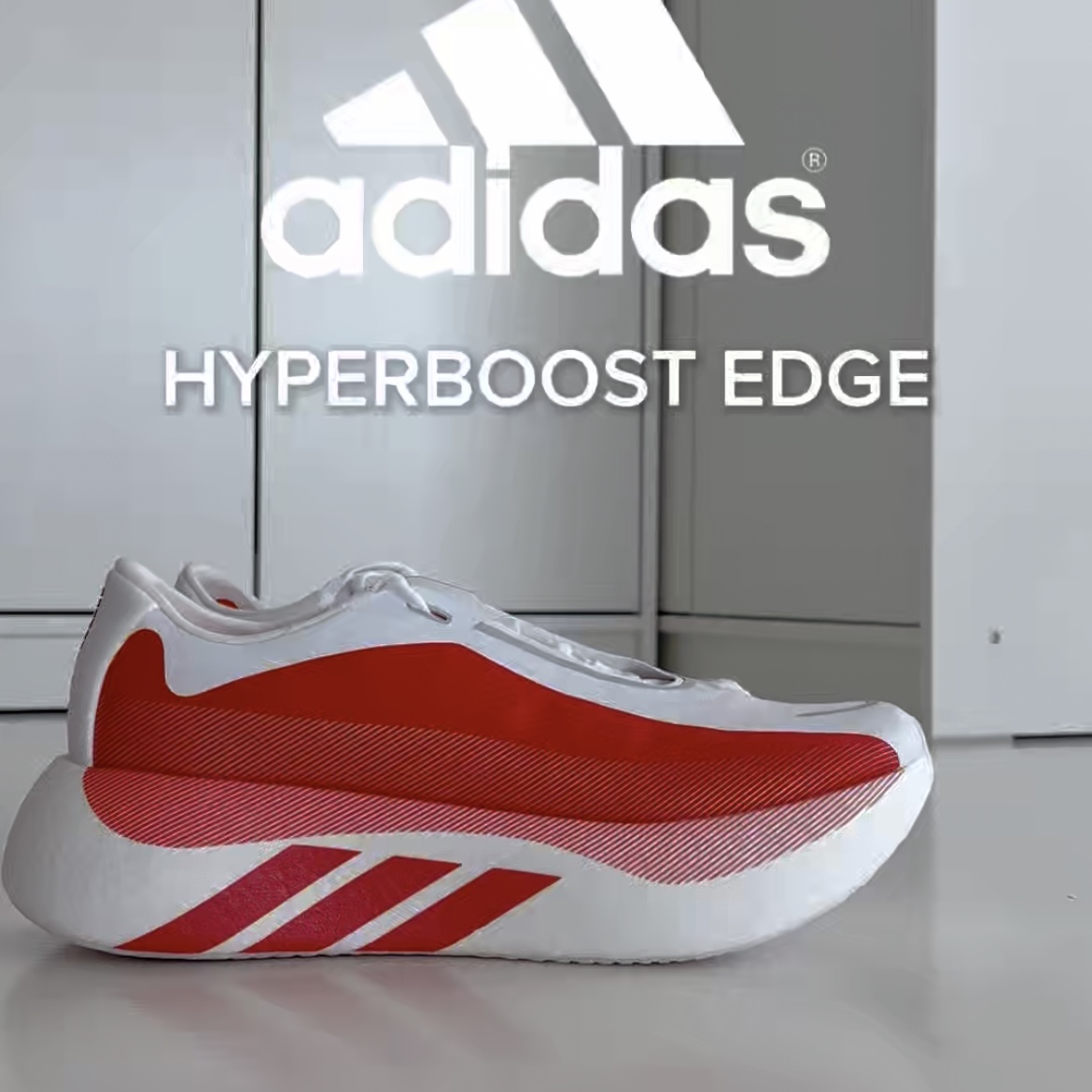 Adidas Hyperboost Edge Cloud White Pure Ruby 착용 스타일