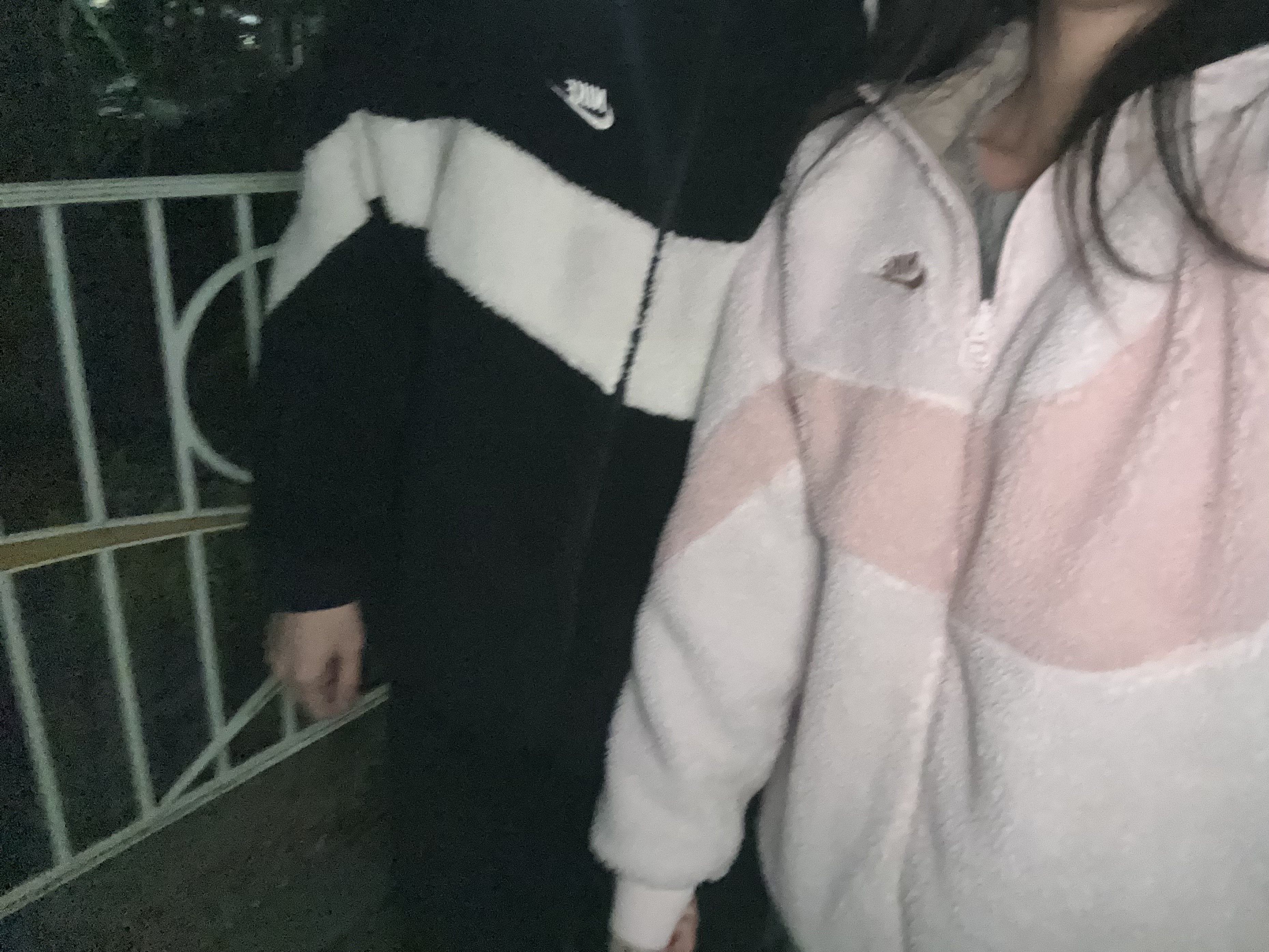 Nike Big Swoosh Full Zip Jacket Black Sail 착용 스타일