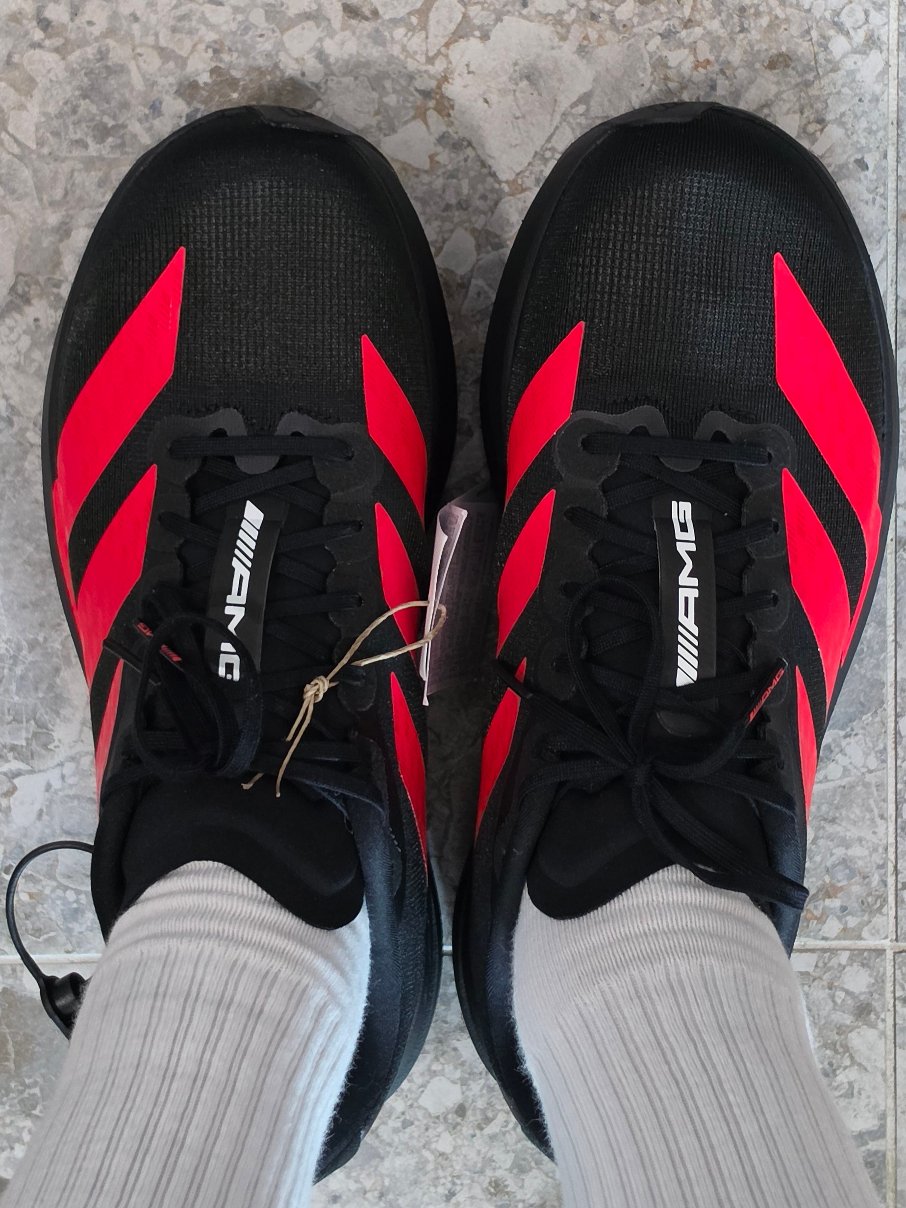 Adidas x Mercedes AMG Petronas Adizero EVO SL Core Black Lucid Red 착용 스타일 - 2