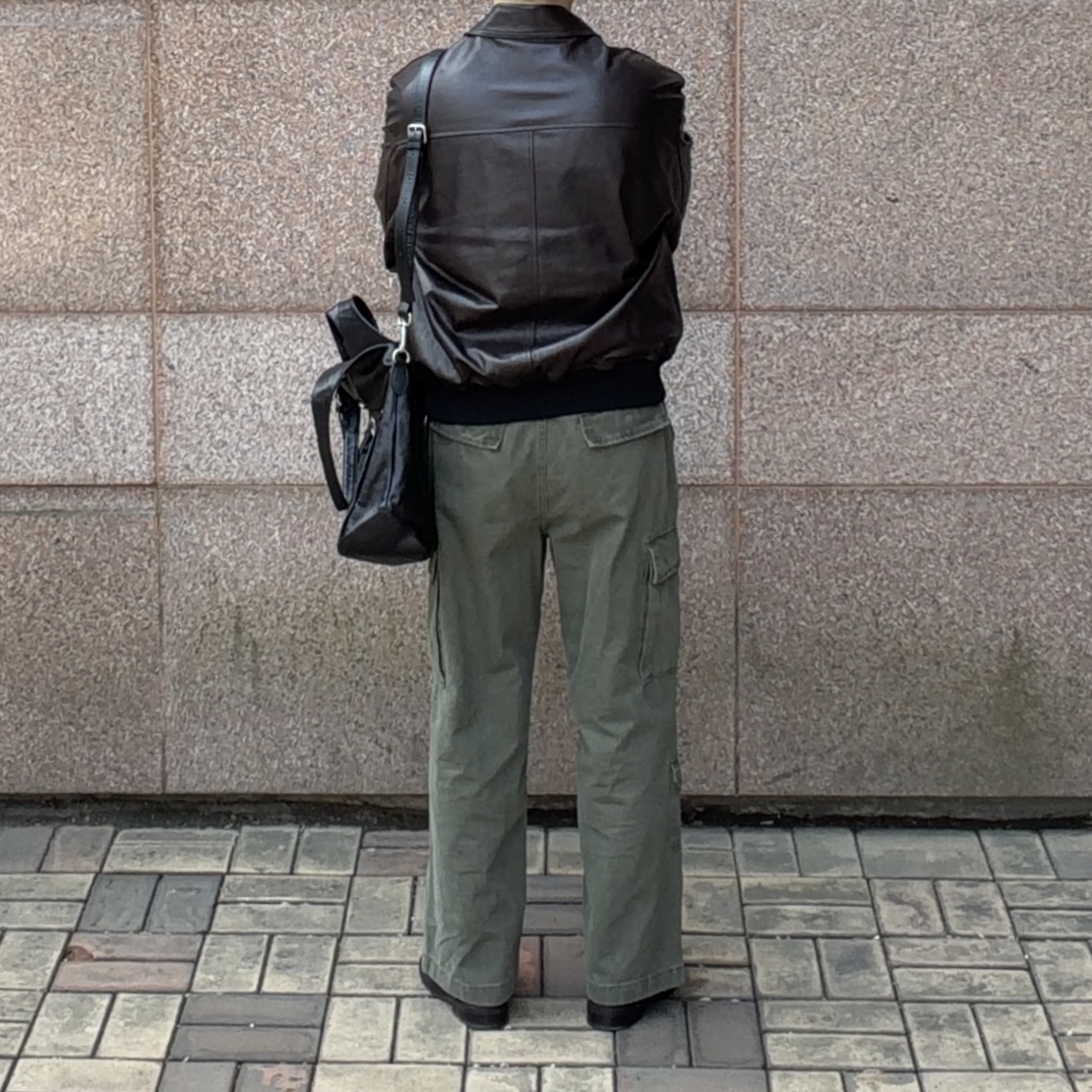 Yase Wooden Horsehide Derby Shoes Brown 착용 스타일 - 2