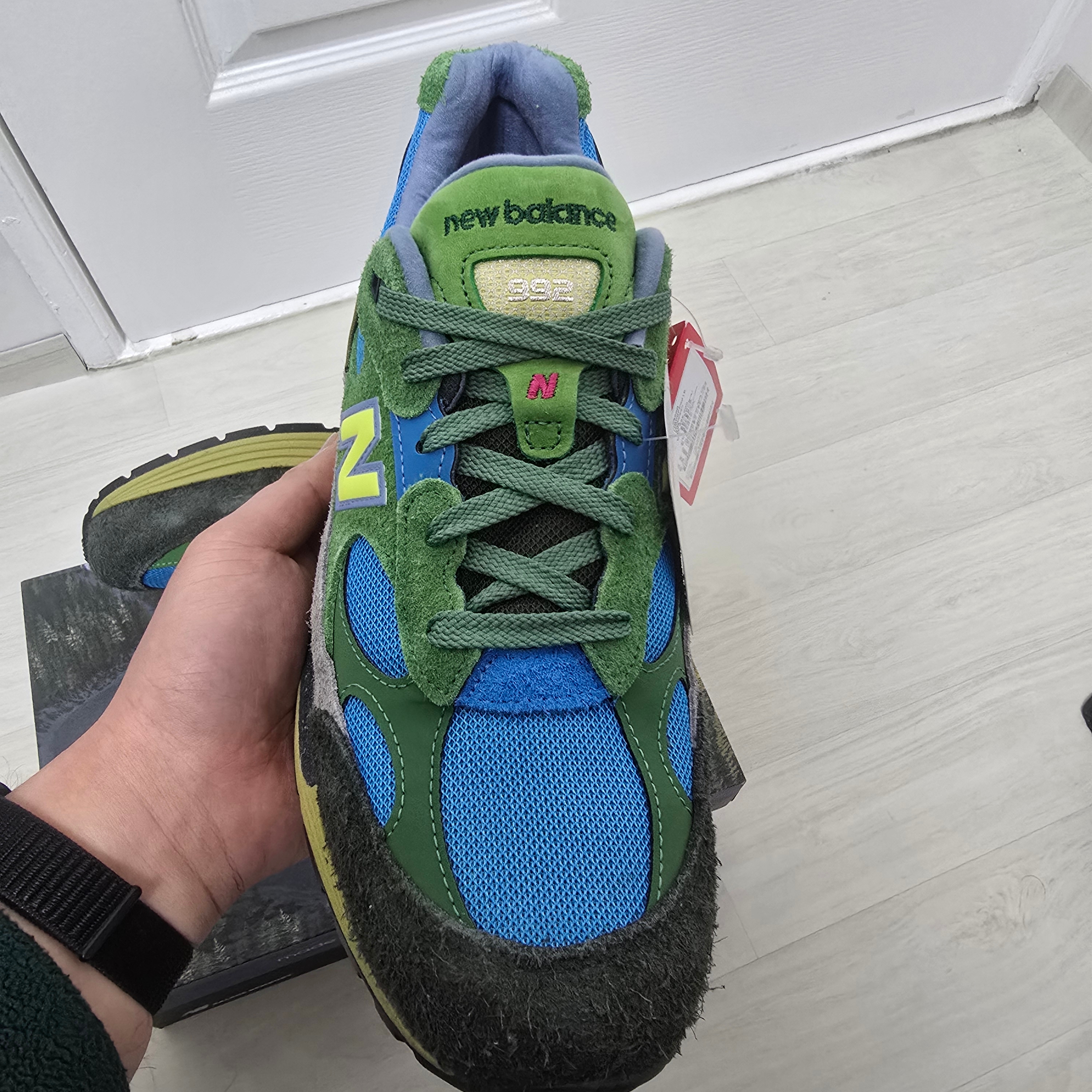 New Balance x Salehe Bembury 992 Green Blue - D Standard 착용 스타일 - 2