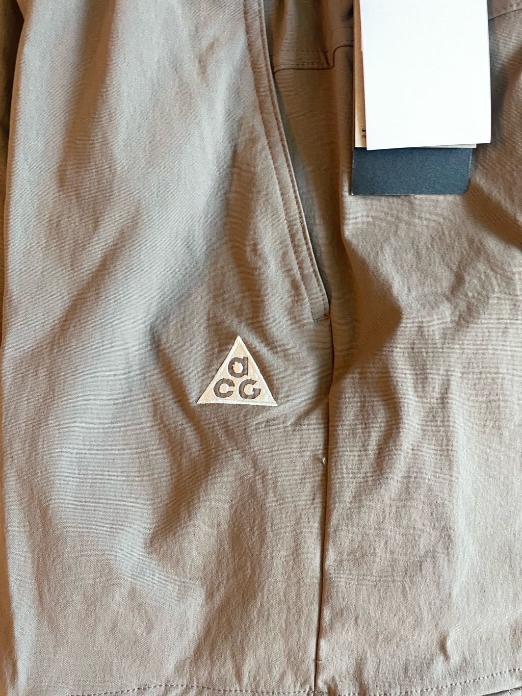 (W) Nike ACG Smith Summit Cargo Pants Mink Brown College Grey - Asia 착용 스타일 - 2