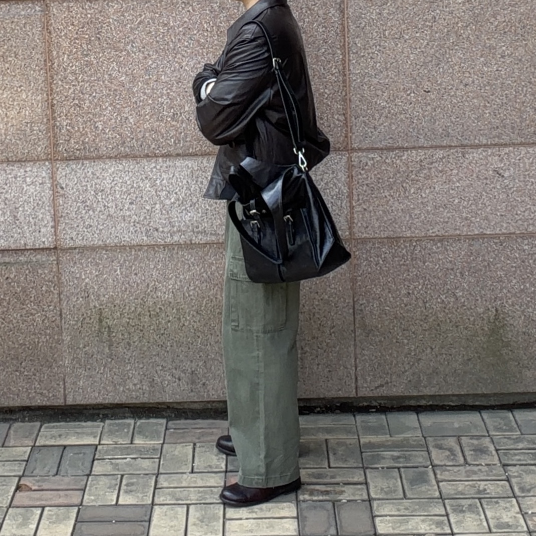 Yase Wooden Horsehide Derby Shoes Brown 착용 스타일 - 3