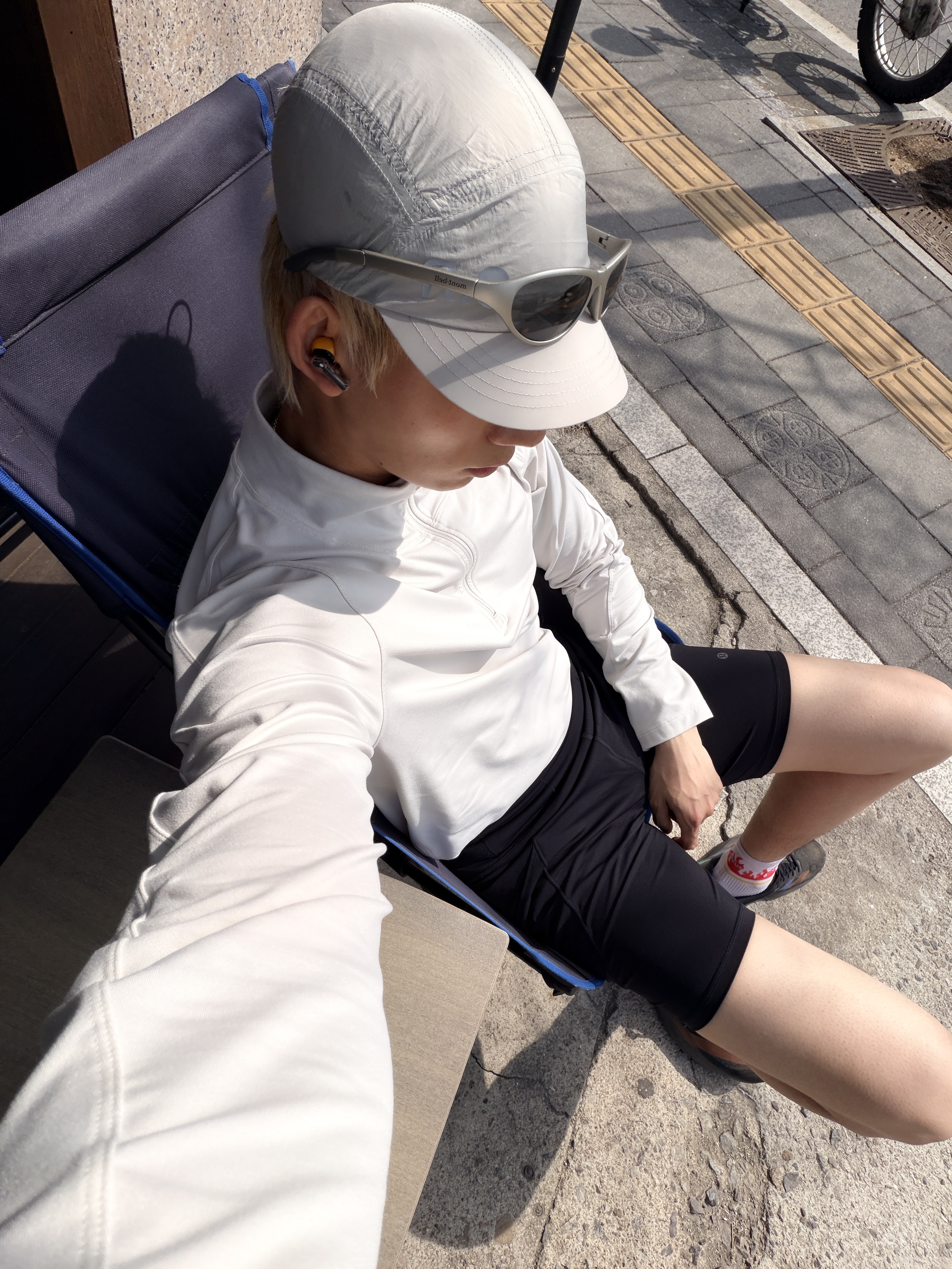 Optimistic Runners Nylon Cap Light Grey 착용 스타일 - 2