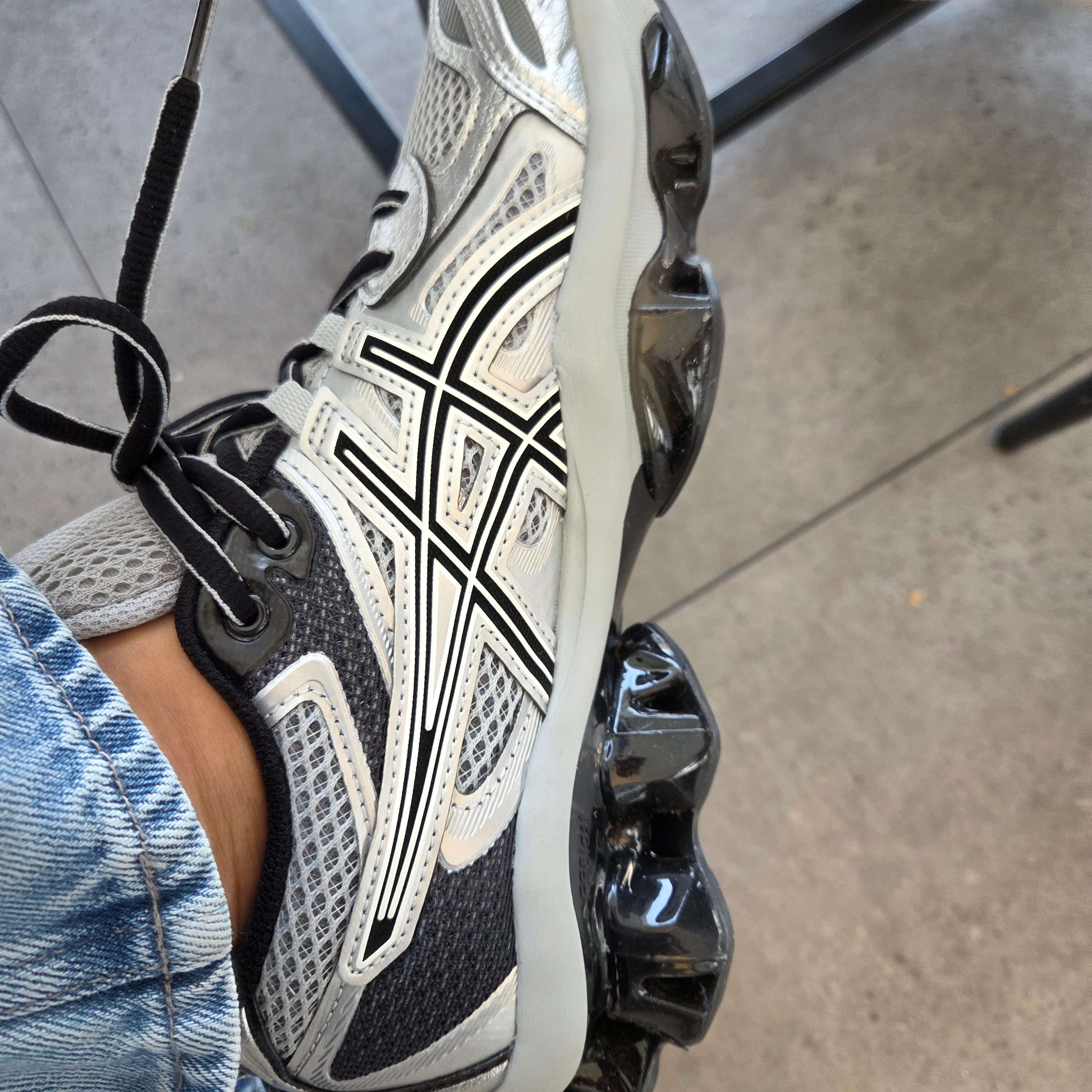 Asics Gel-Quantum Kinetic Mid Grey Pure Silver 착용 스타일