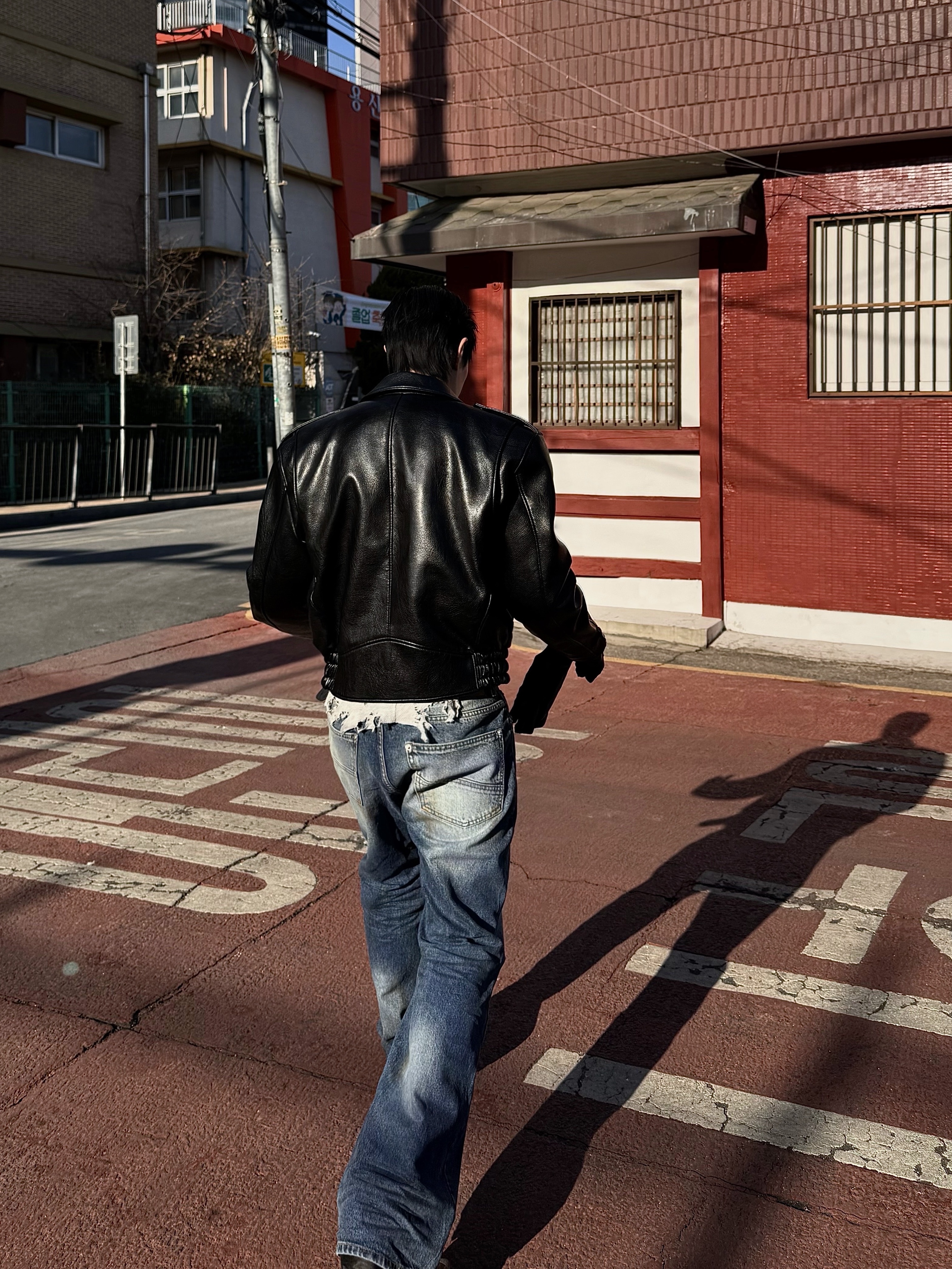 Farfromwhat Far Aged Flare Jeans 착용 스타일 - 1
