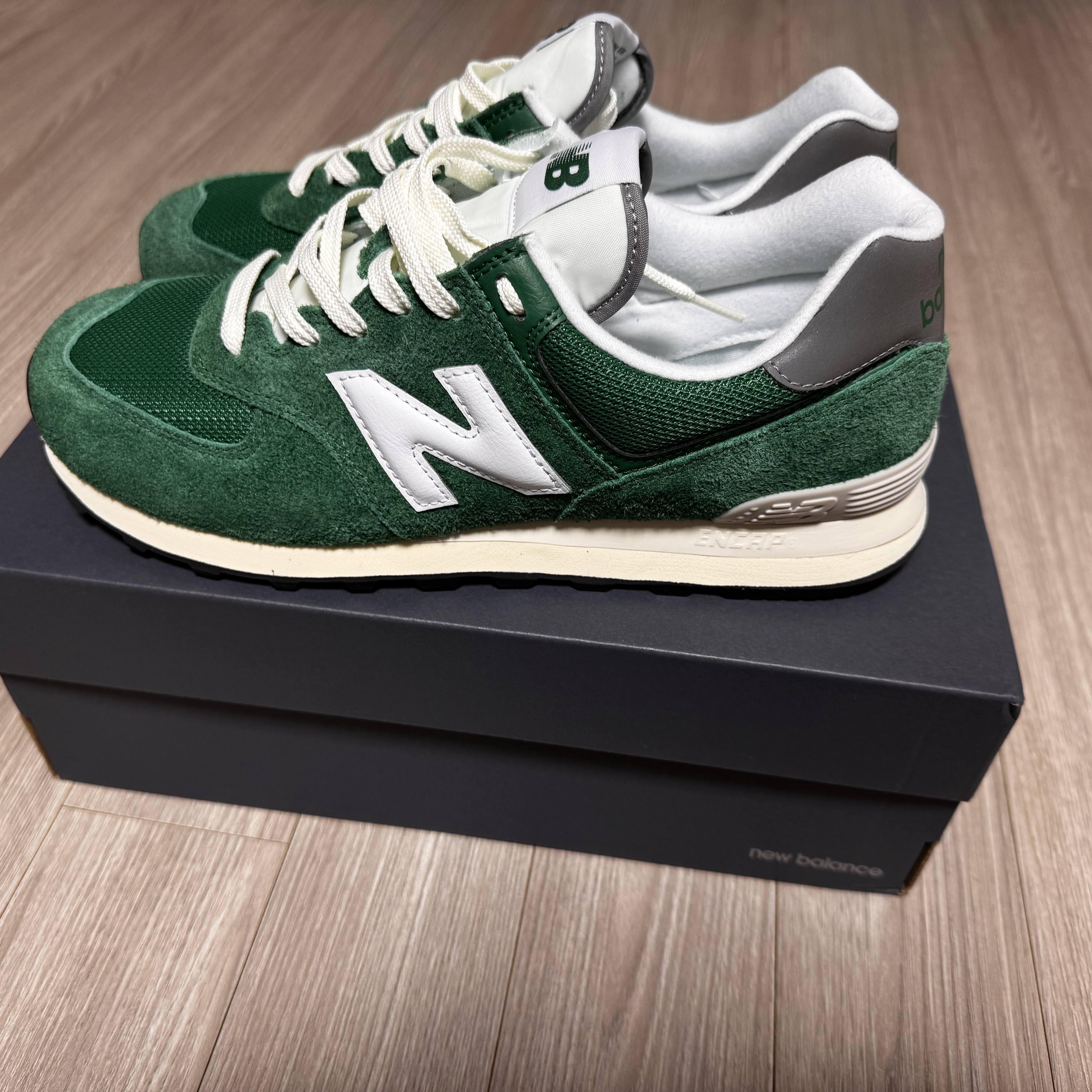 New Balance 574 Heritage Grass Green 착용 스타일