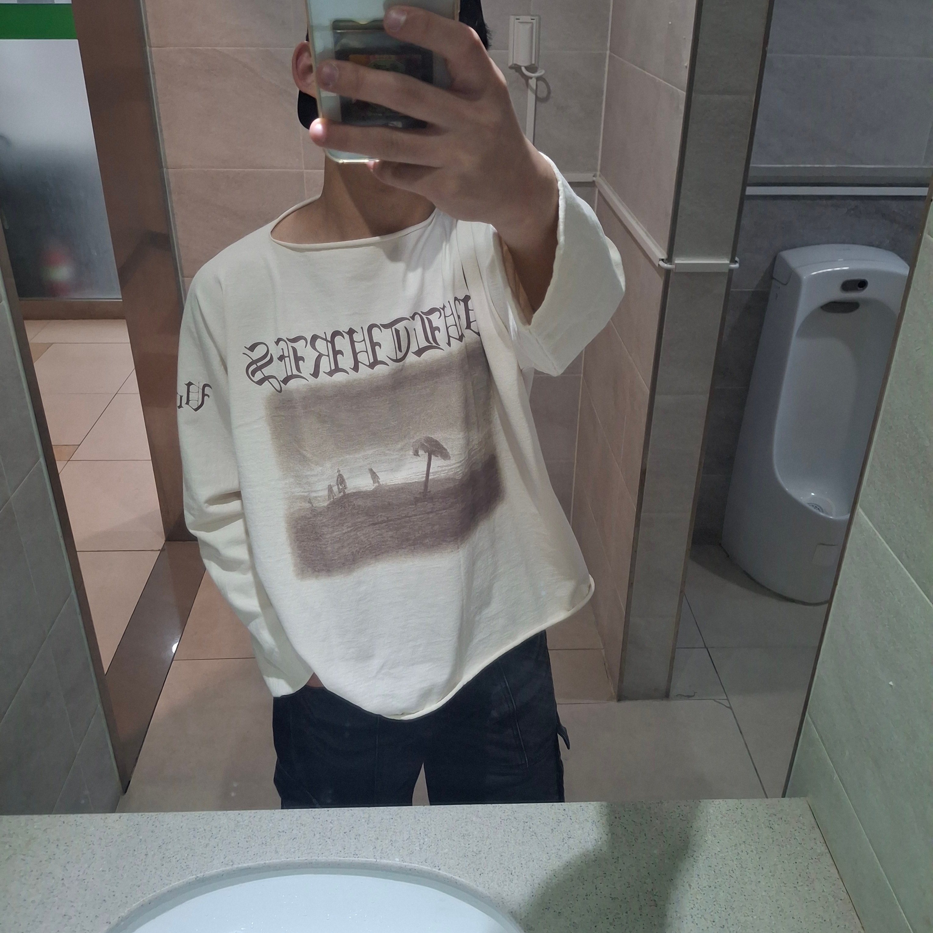 Yeezy Vultures Long T-Shirt White 착용 스타일