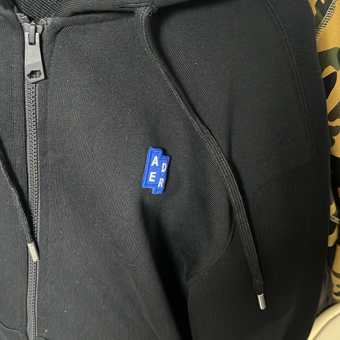 Ader Error Sig; TRS/BL Tag Hoodie Zip-Up 01 Black 착용 스타일