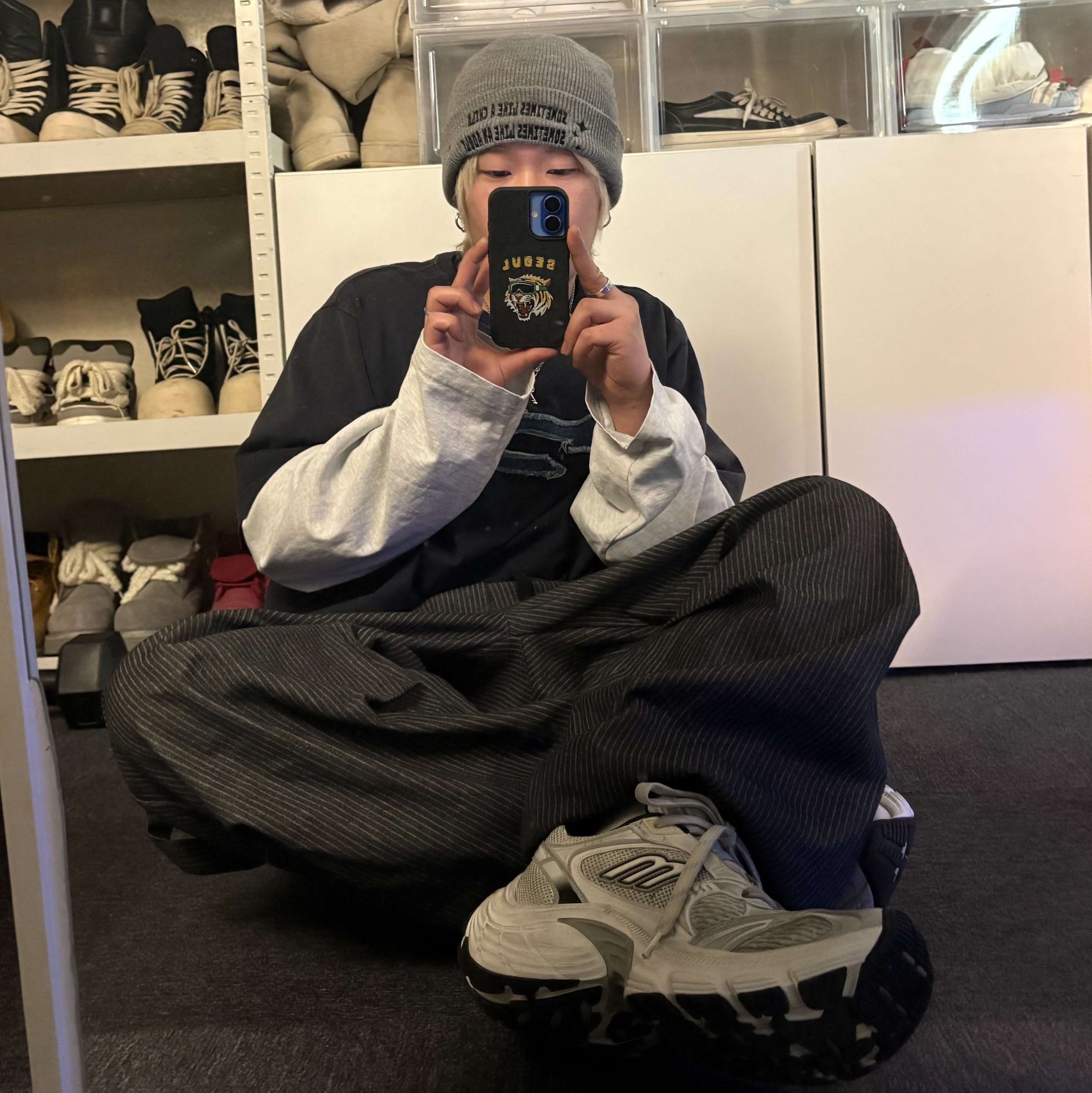 Balenciaga 10XL Sneakers White Grey Silver Black 착용 스타일