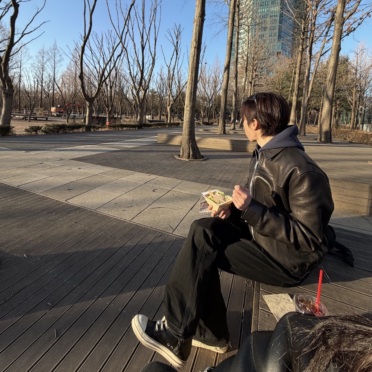 Rick Owens Mega Bumper Sneakers Black Milk 착용 스타일