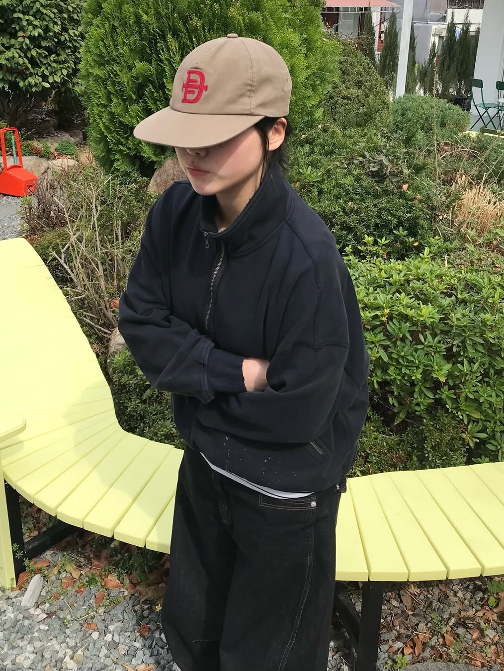 Sunday Ceremony Vintage High Neck Half Zip-Up - Black 착용 스타일 - 1