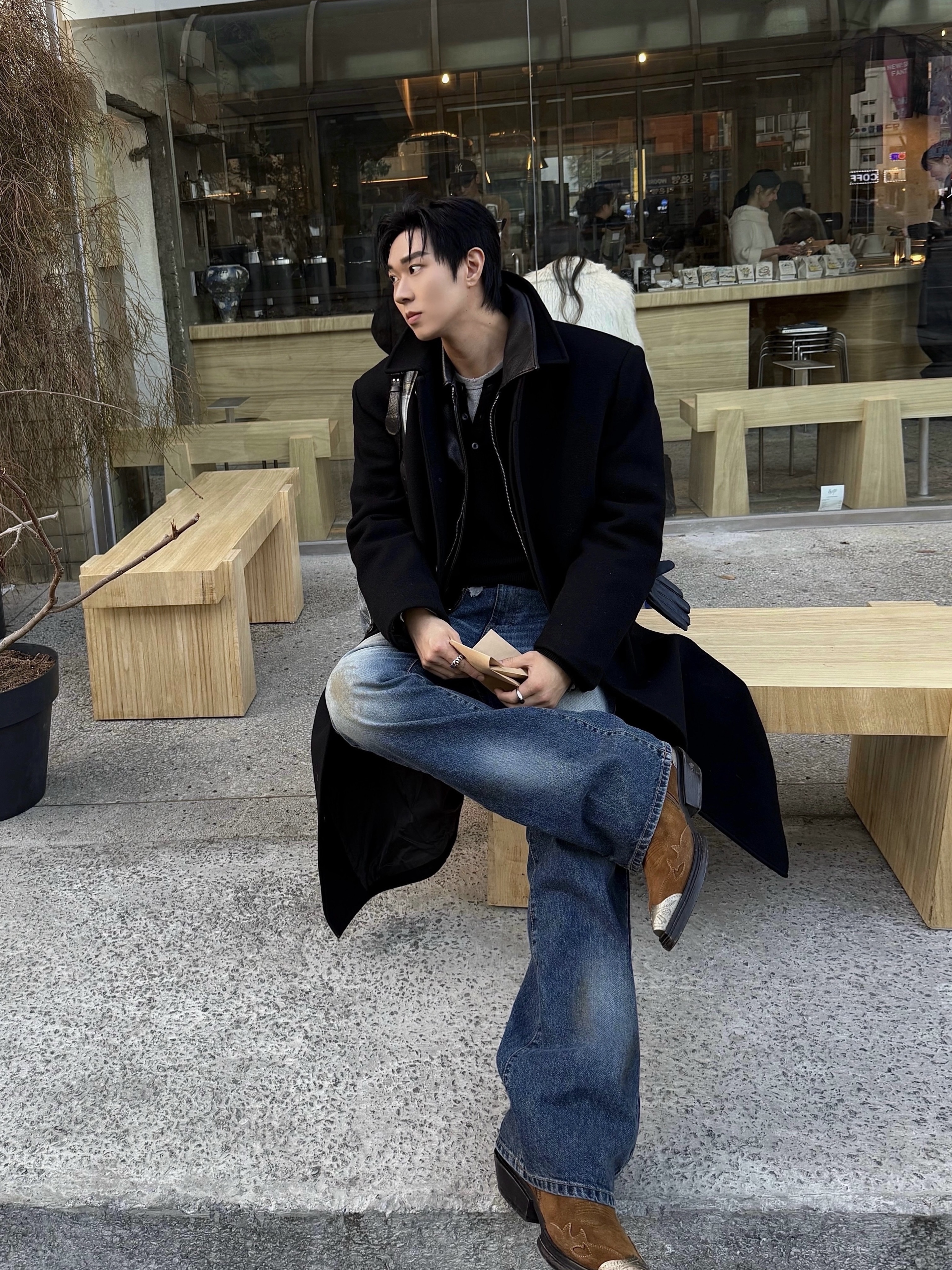 Farfromwhat Far Aged Flare Jeans 착용 스타일 - 3