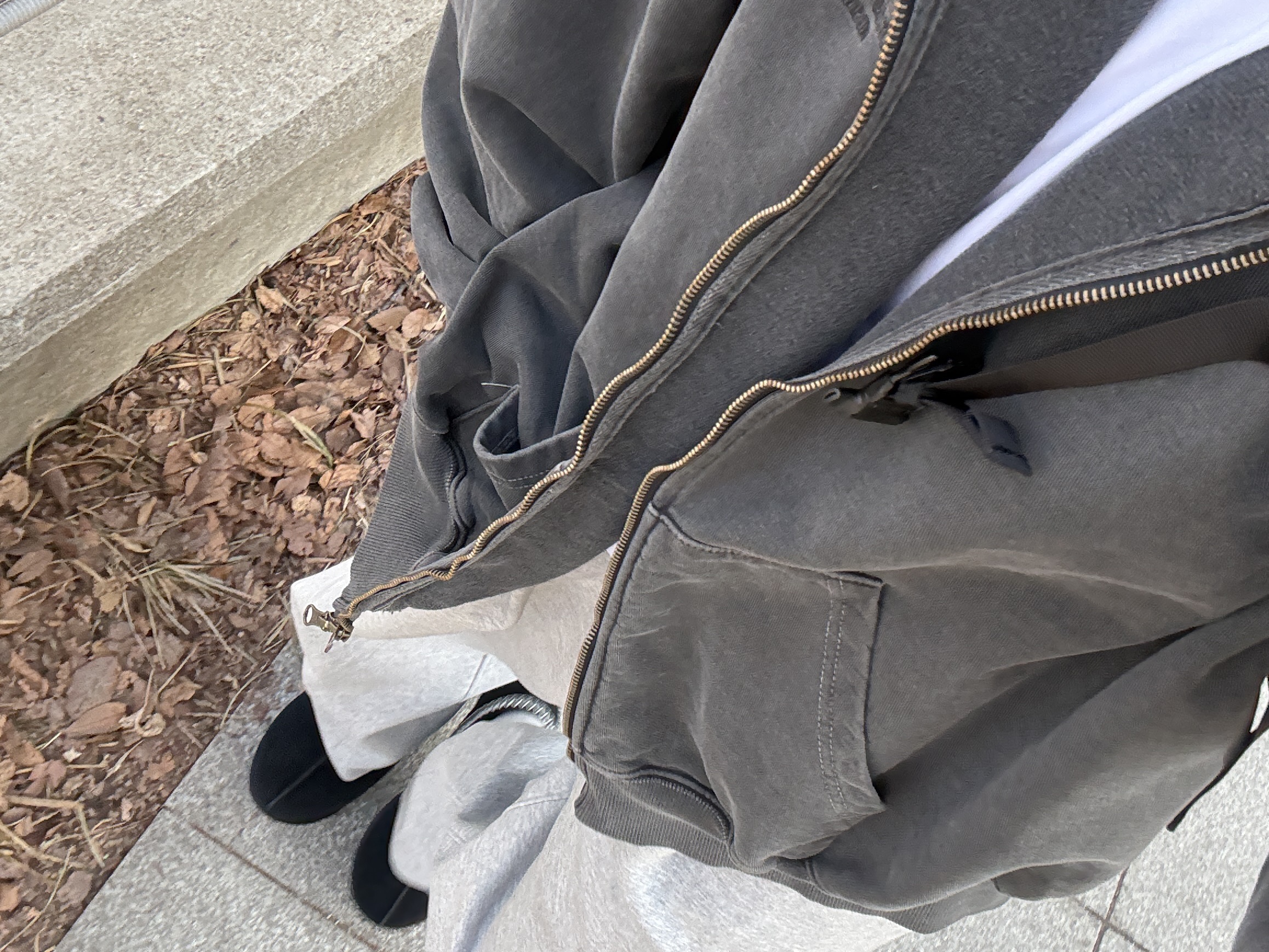 Undermycar Mu.11 Anti Fxxking Logo Play Oversized Pigment Hood Zip-up Gray, UGG Tasman II Slipper Black 착용 스타일