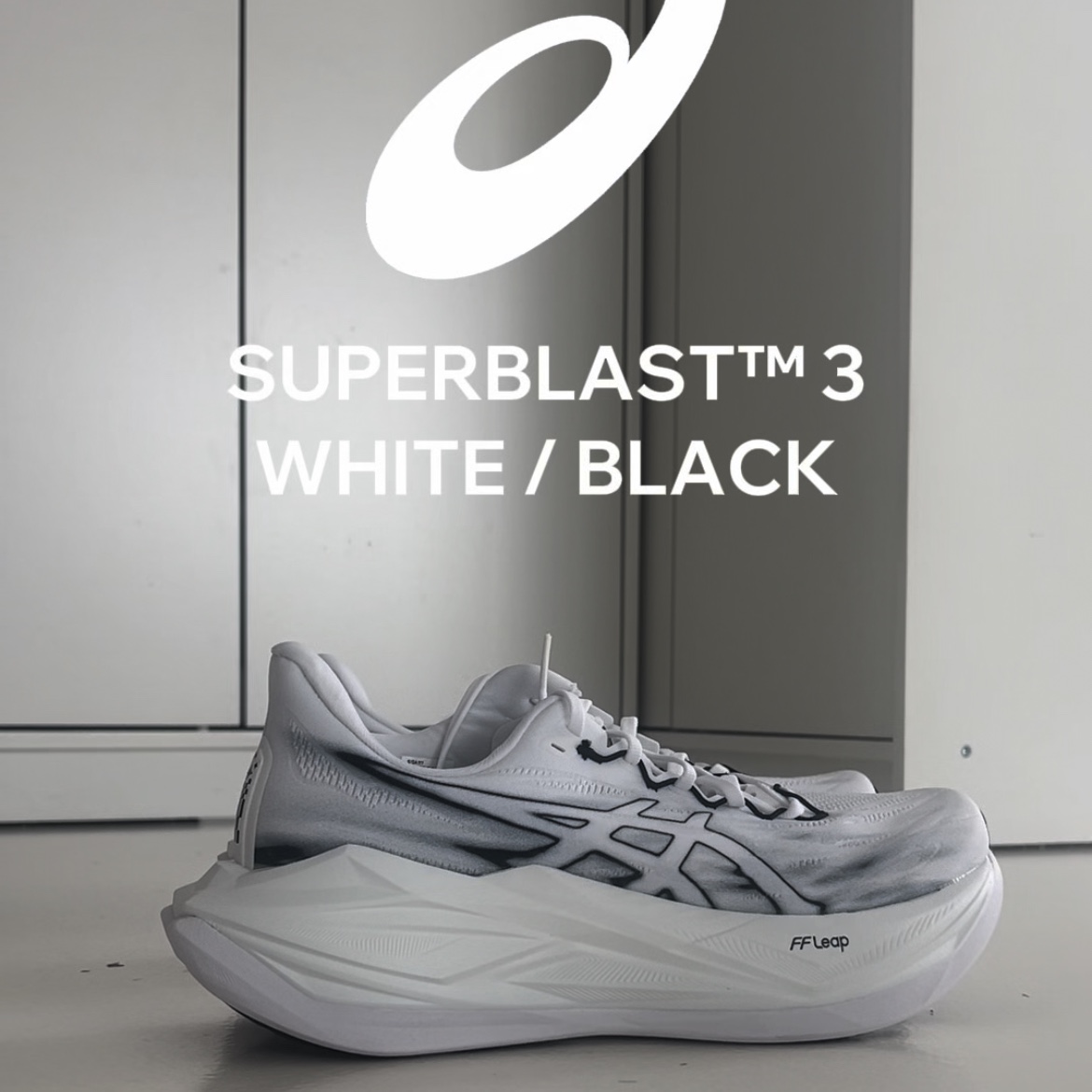 Asics Superblast 3 White Black 착용 스타일