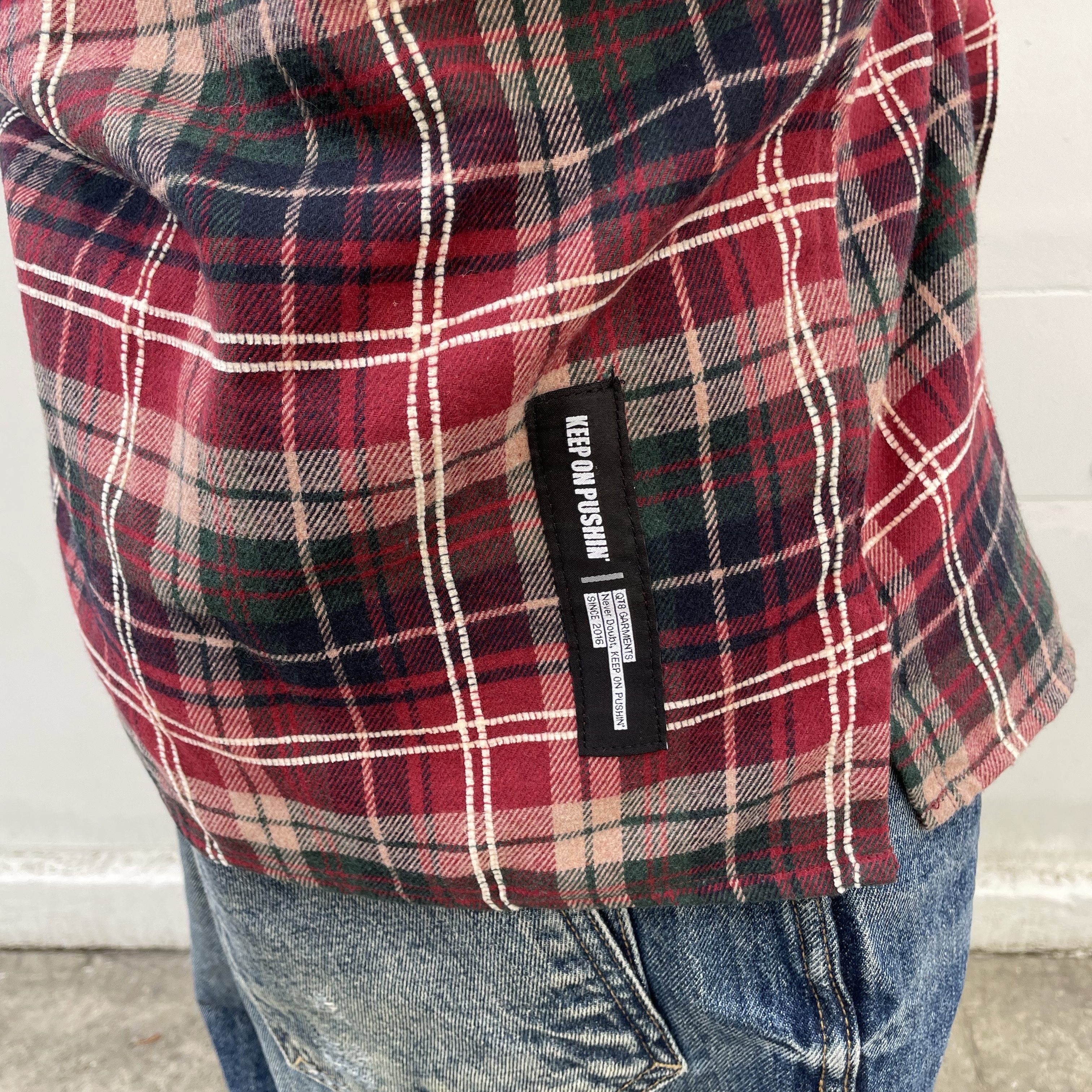 QT8 GARMENTS Rustic Core Flannel Check Shirt Red 착용 스타일 - 3