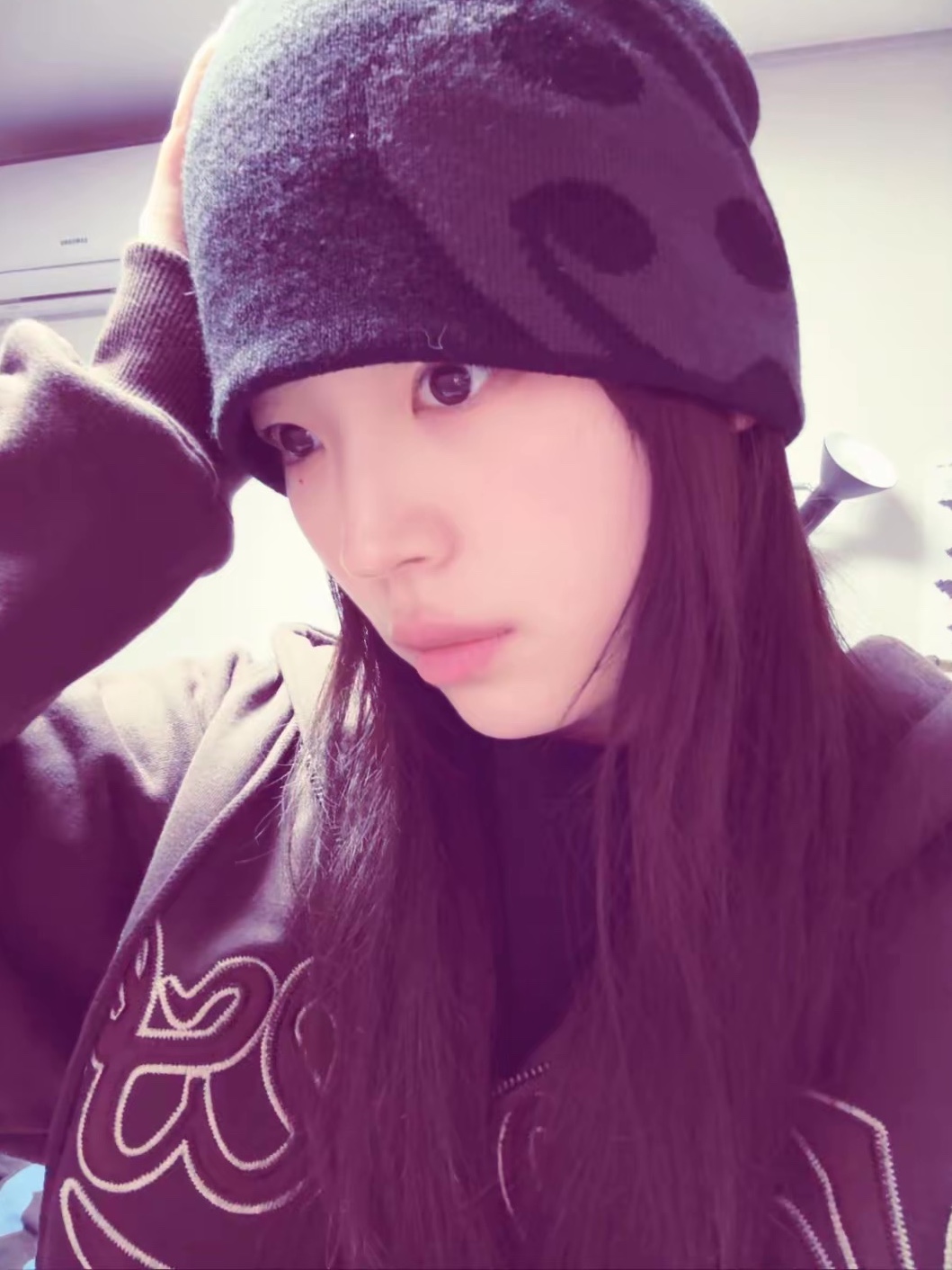 Sansan Gear Logo Beanie Black, [더블적립] YESEYESEE Y.E.S Snail Logo Zip-up Hoodie Dark Brown 착용 스타일