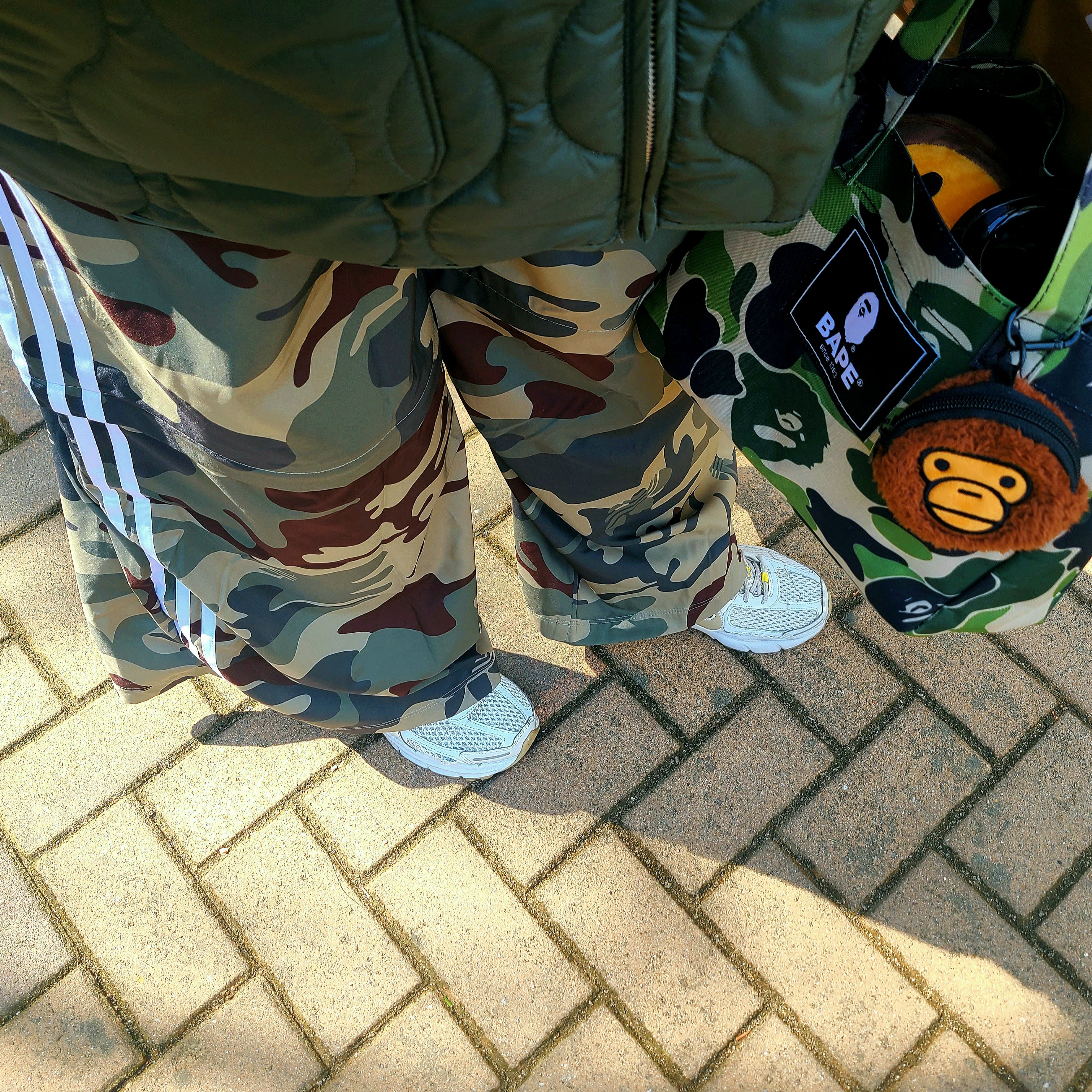 (W) Nike Zoom Vomero 5 Light Bone, (W) Adidas Cargo Multicolor Orbit Green - KR Sizing 착용 스타일