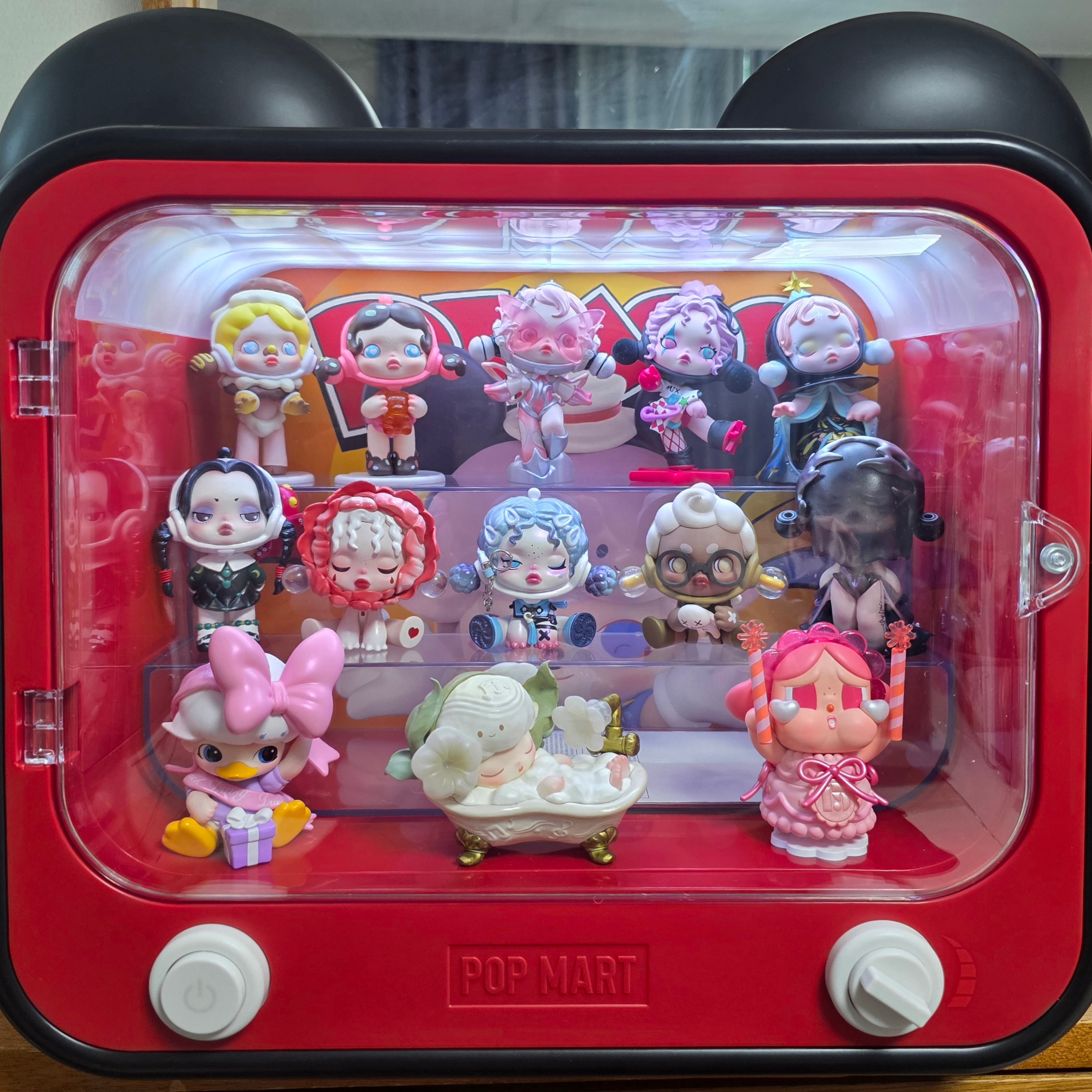 Pop Mart Dimoo World x Disney Series TV Luminous Display Container, Pop Mart Dimoo The Missing Day Series Figures Soaking In A Dream (Opened Case) 착용 스타일 - 1