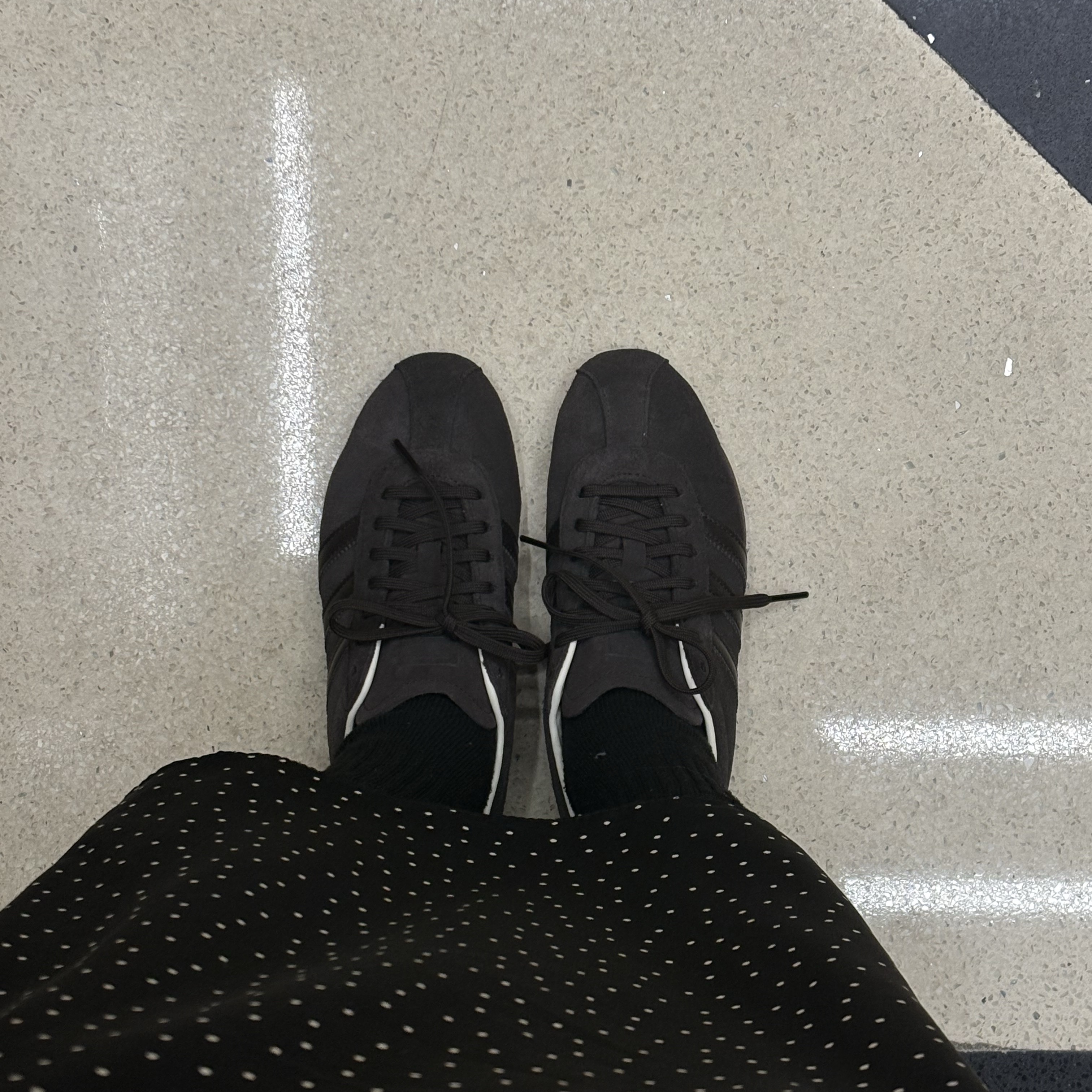 (W) Adidas Tokyo Espresso Aurora Coffee 착용 스타일