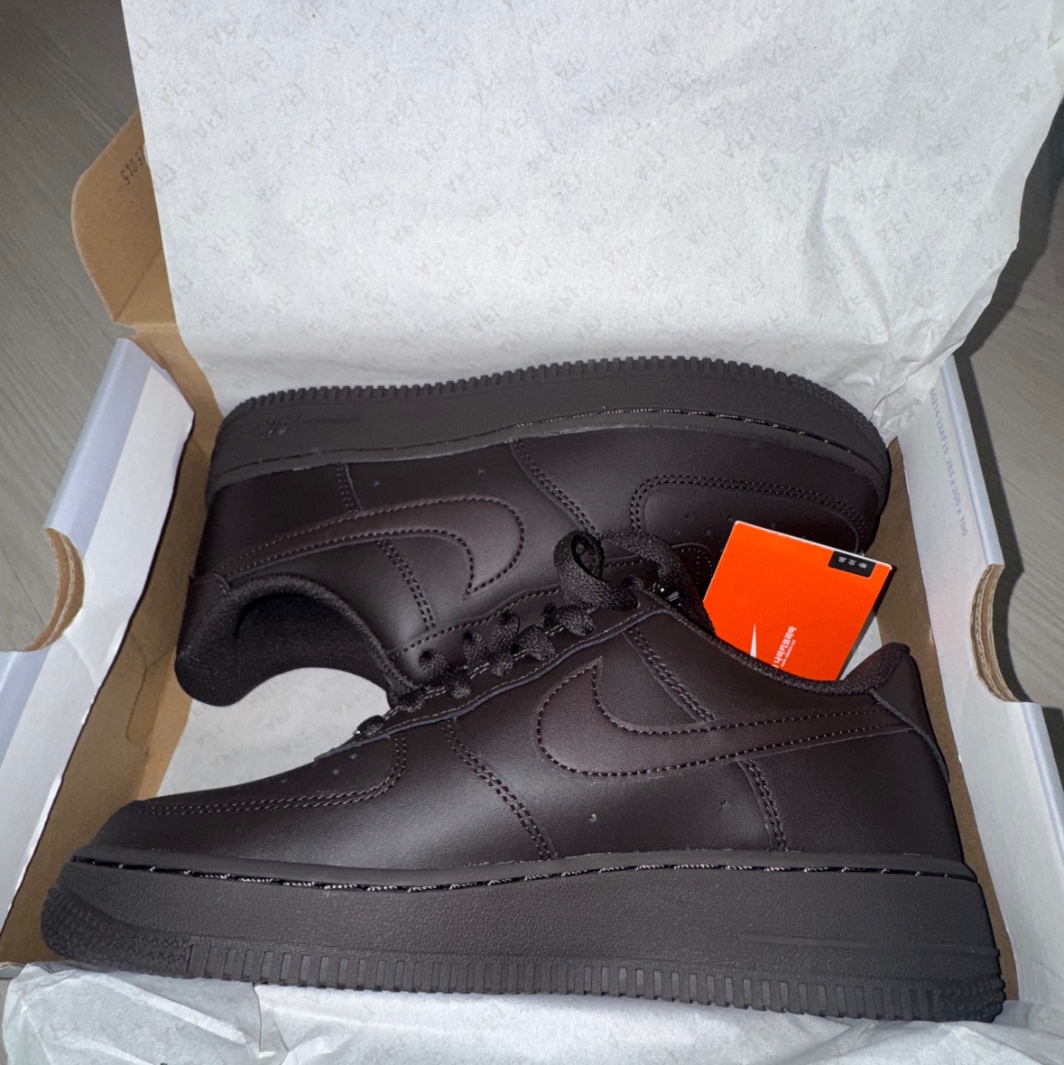 Nike Air Force 1 '07 Velvet Brown 착용 스타일
