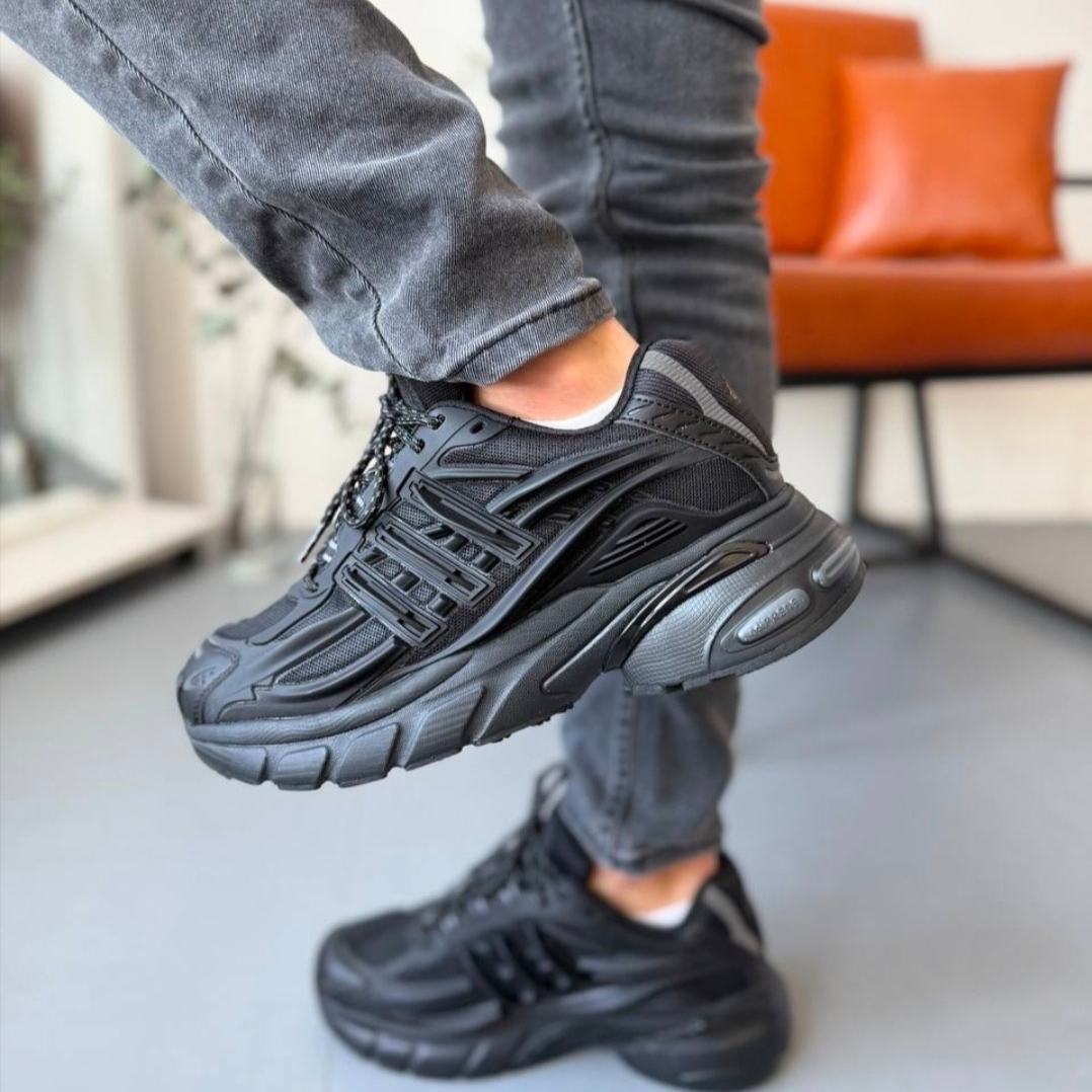Adidas x Pharrell Williams Virginia Adistar Jellyfish Triple Black 착용 스타일 - 1