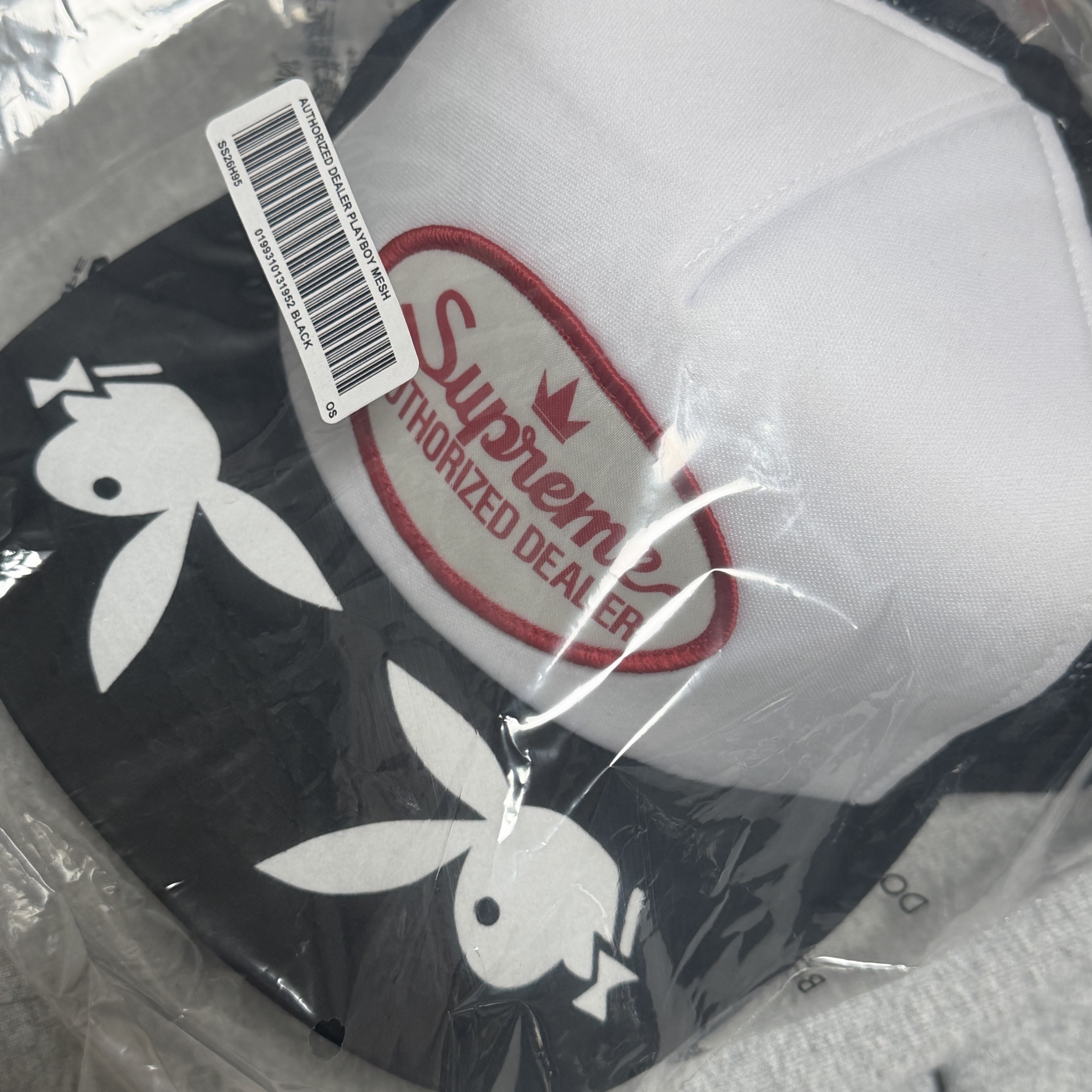 Supreme x Playboy Mesh Back 5-Panel Black - 26SS 착용 스타일