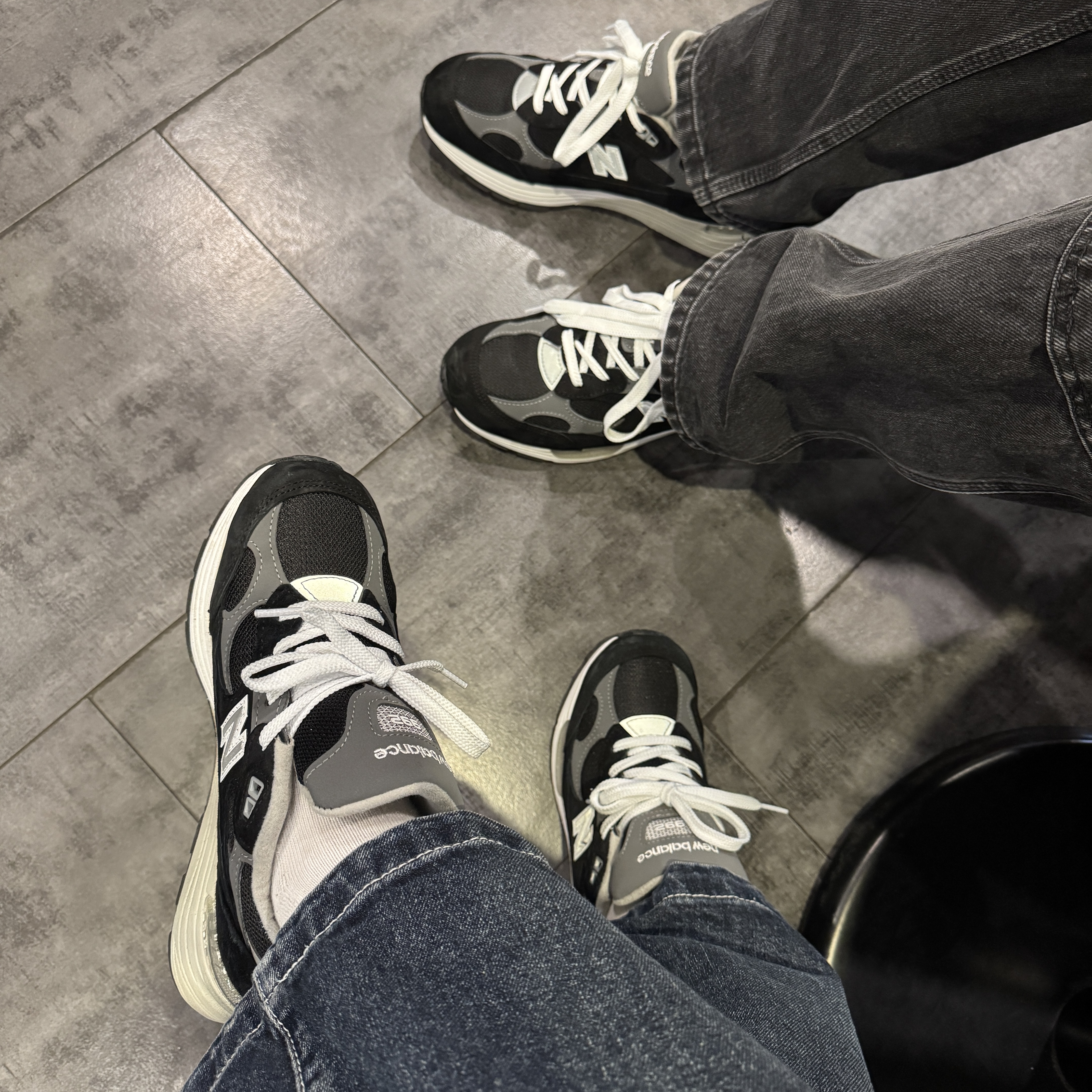 New Balance 992 Made in USA Core Black Grey 착용 스타일