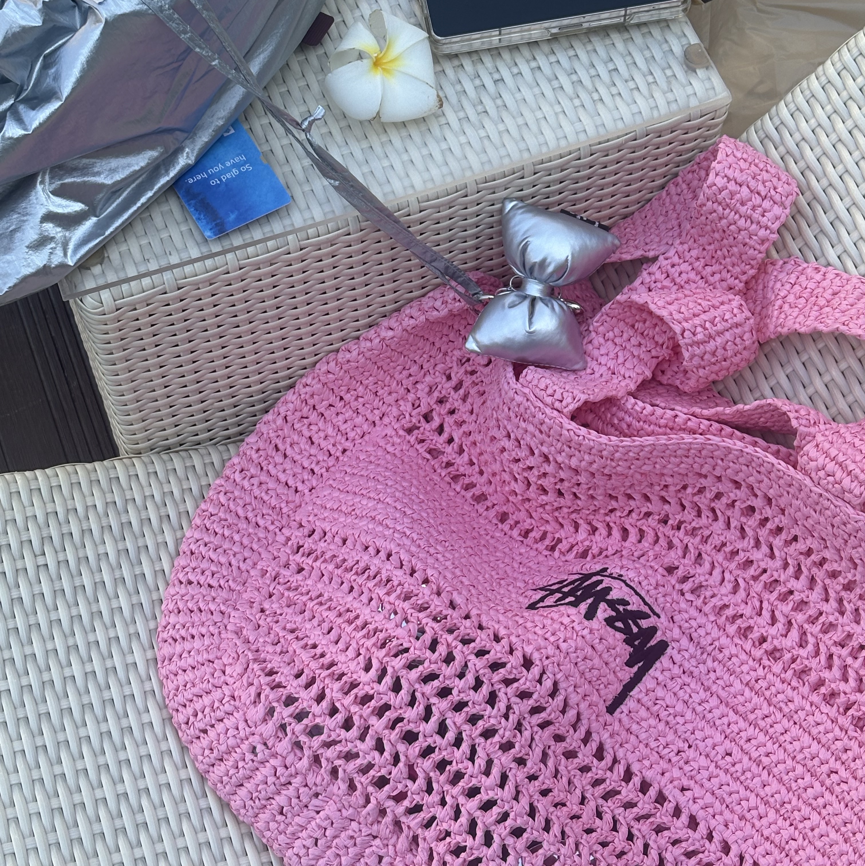Stussy Woven Tote Bag Light Pink 착용 스타일