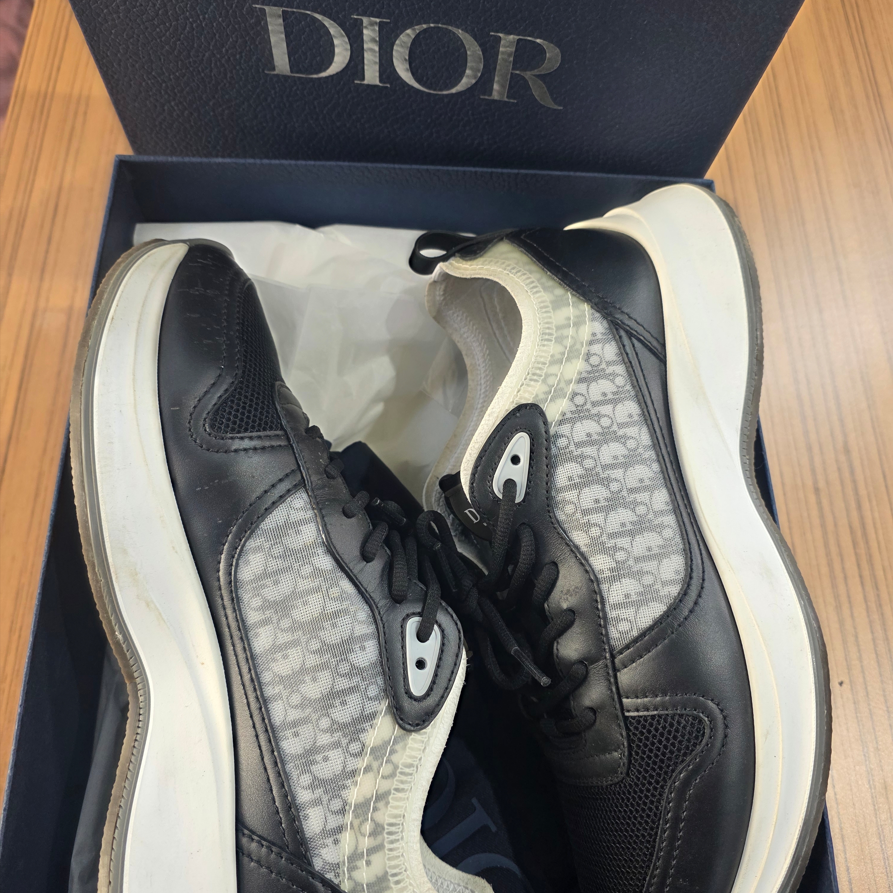 Dior B25 Runner Sneakers Black Suede White Technical Mesh Black Dior Oblique Canvas 착용 스타일