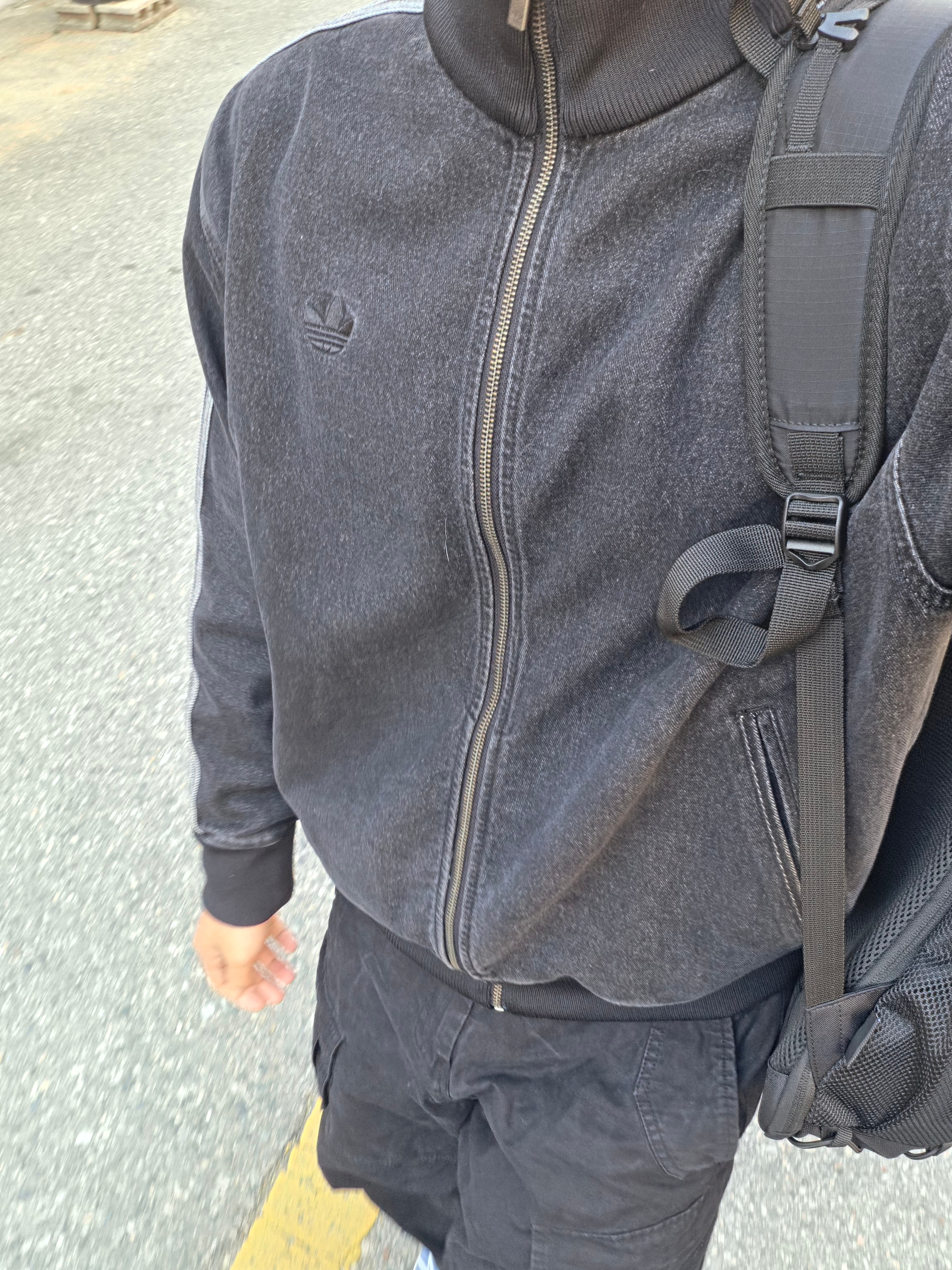 Salomon XT-6 GTX Black Infinity, Flavorism VTG Washed Cargo Pants Black 착용 스타일 - 3