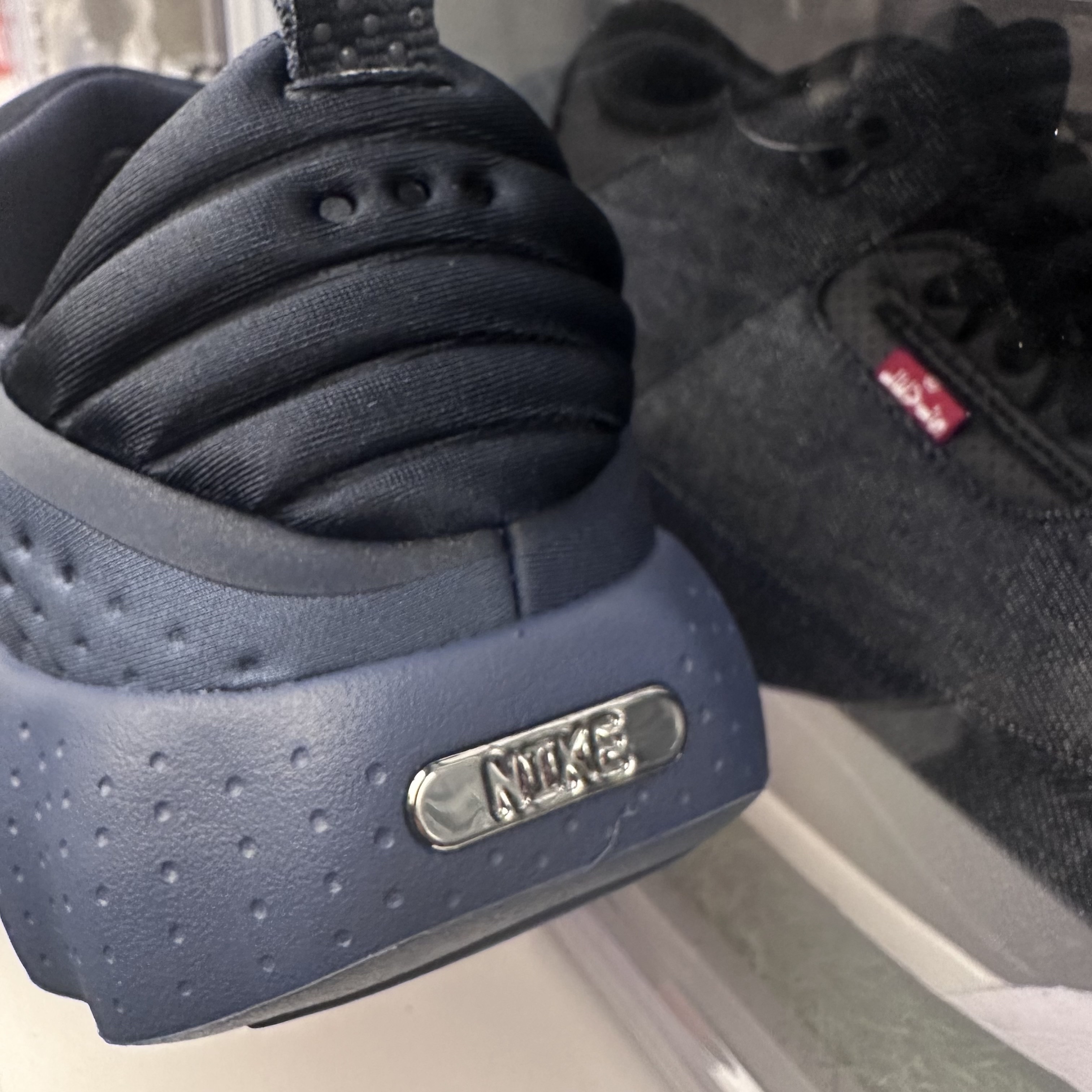 Nike Mind 002 Thunder Blue Chrome 착용 스타일 - 2