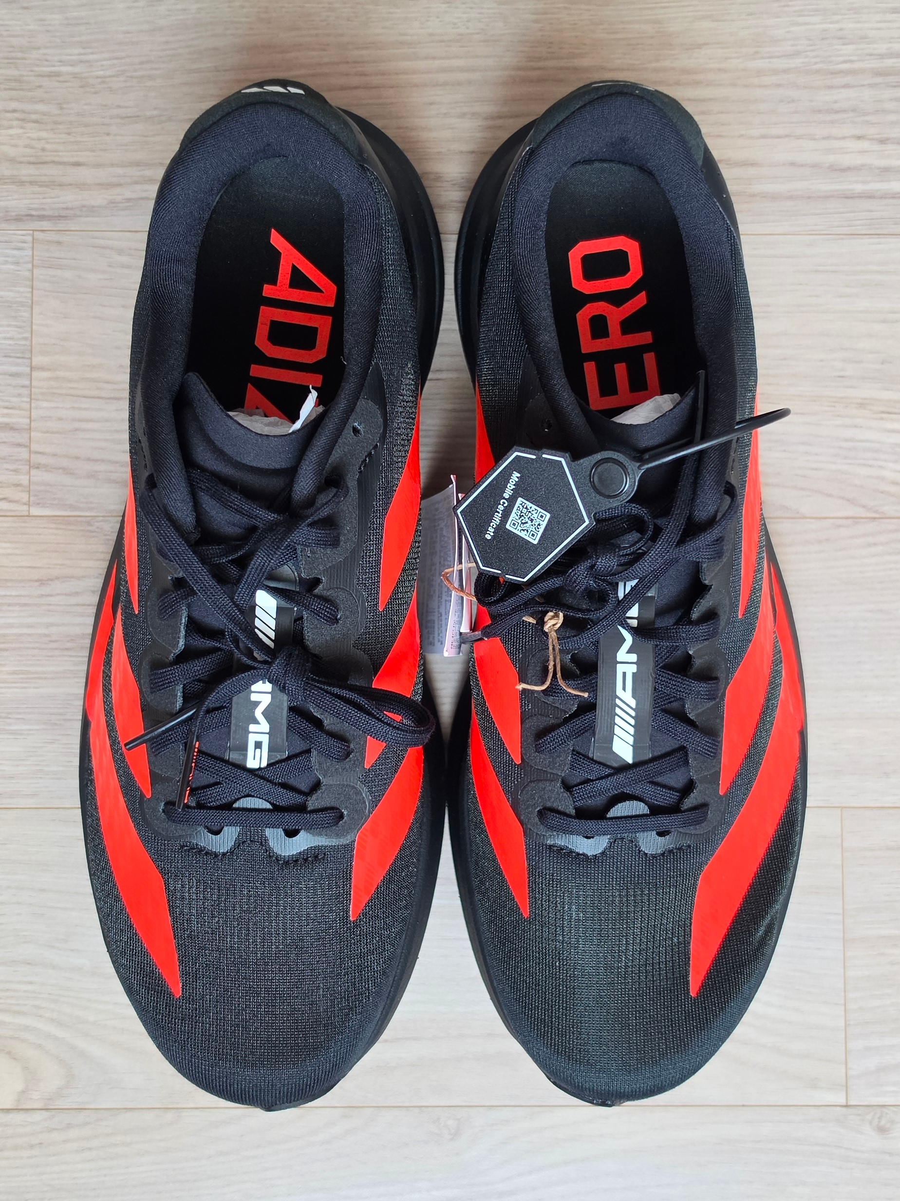 Adidas x Mercedes AMG Petronas Adizero EVO SL Core Black Lucid Red 착용 스타일 - 3