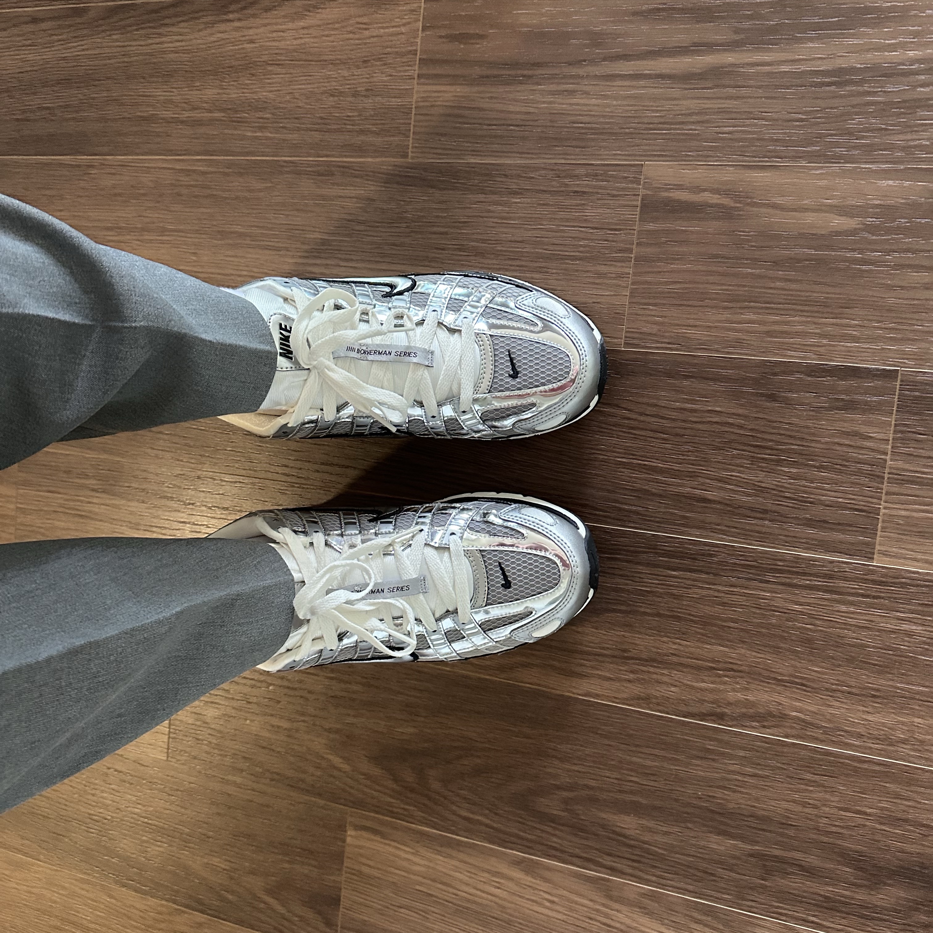 Nike P-6000 Metallic Silver 착용 스타일