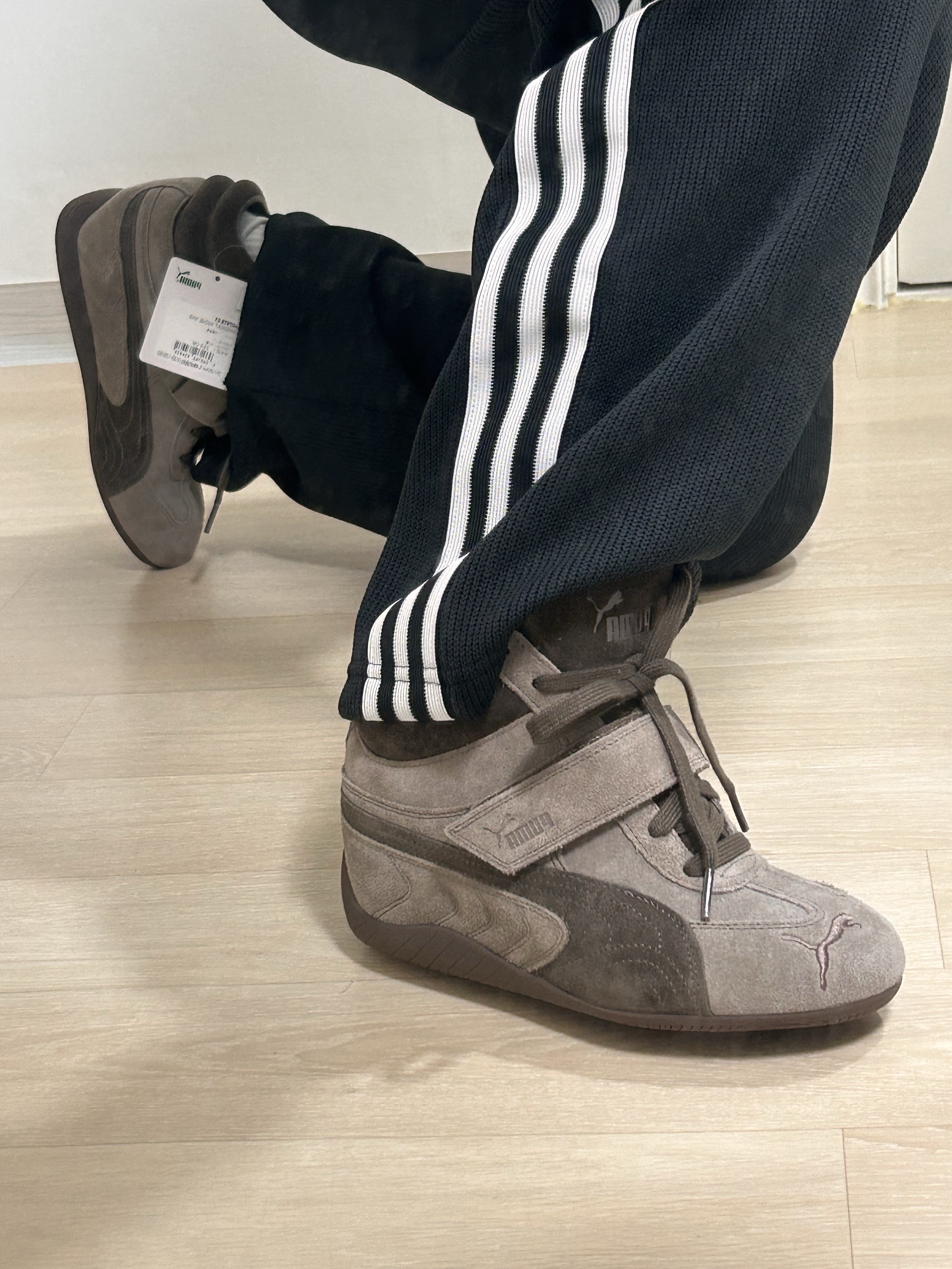 (W) Adidas Originals Firebird Loose Track Pants Black - KR Sizing, (W) Puma Speedcat Wedge Sneakers Totally Taupe Chocolate 착용 스타일