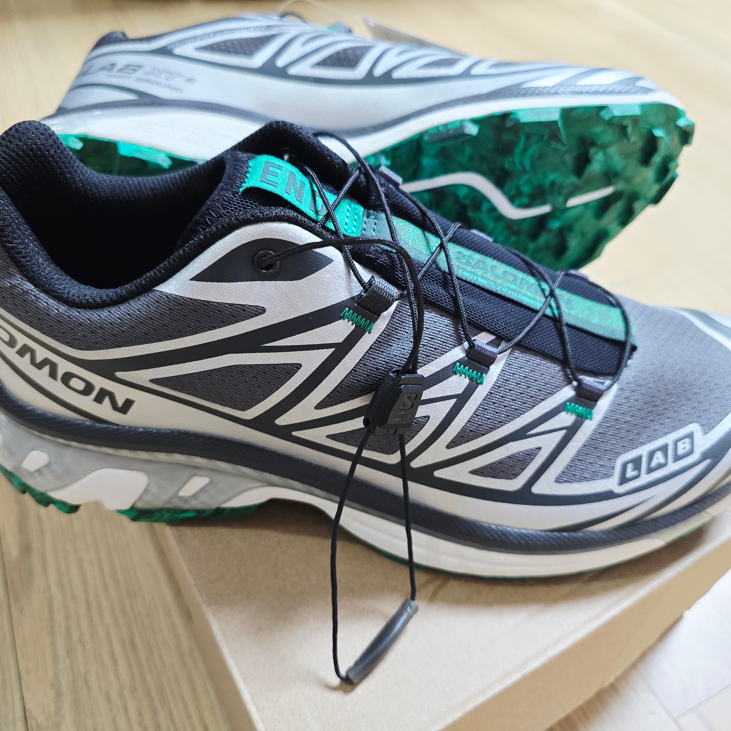 Salomon x END. XT-6 Emerald, Salomon RX Moc 3.0 Pewter Desert 착용 스타일 - 1