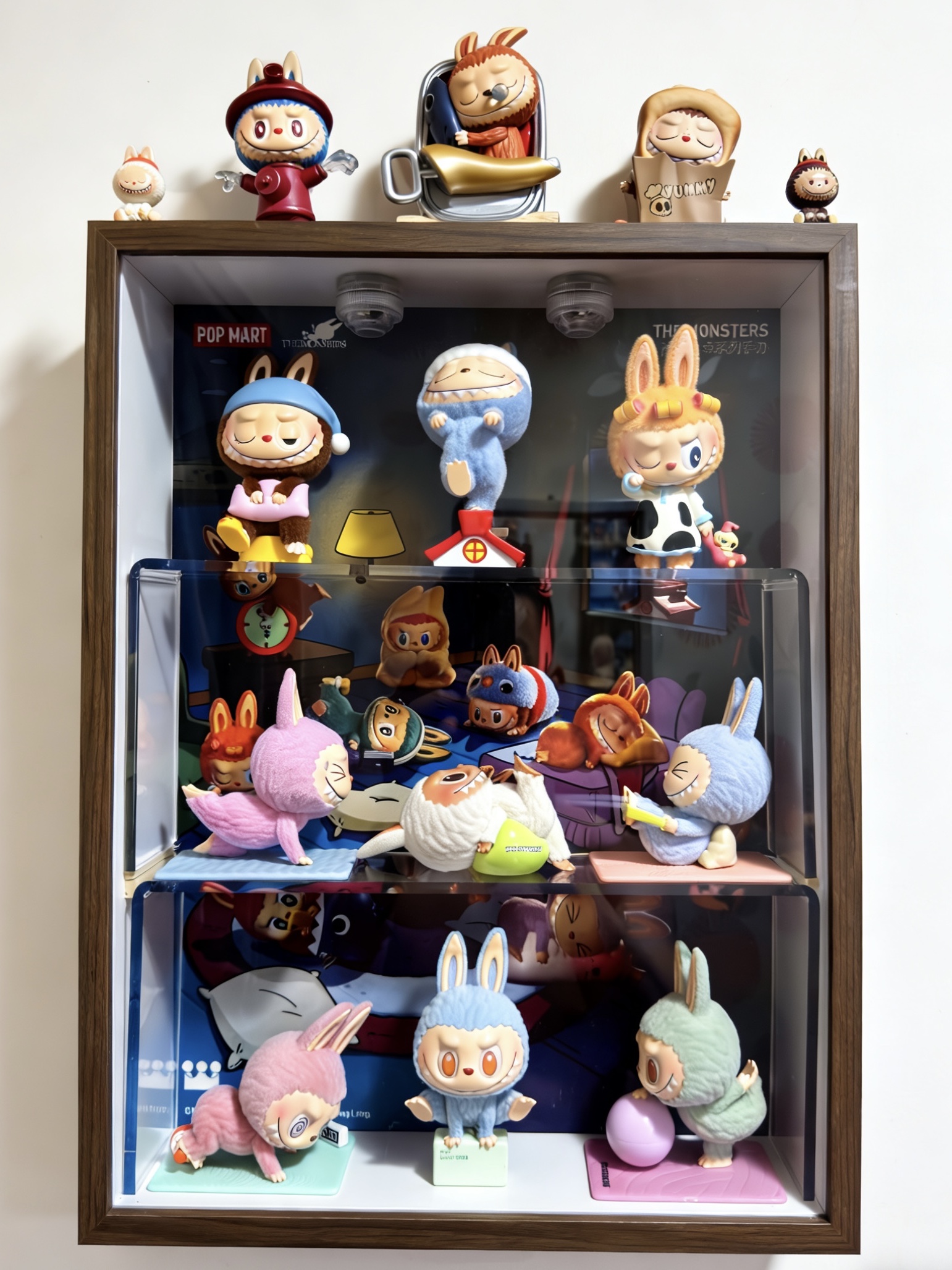 Pop Mart Labubu The Monsters 1:00 A.M. Series Figures Sealed Case (1 Blind Box) 착용 스타일