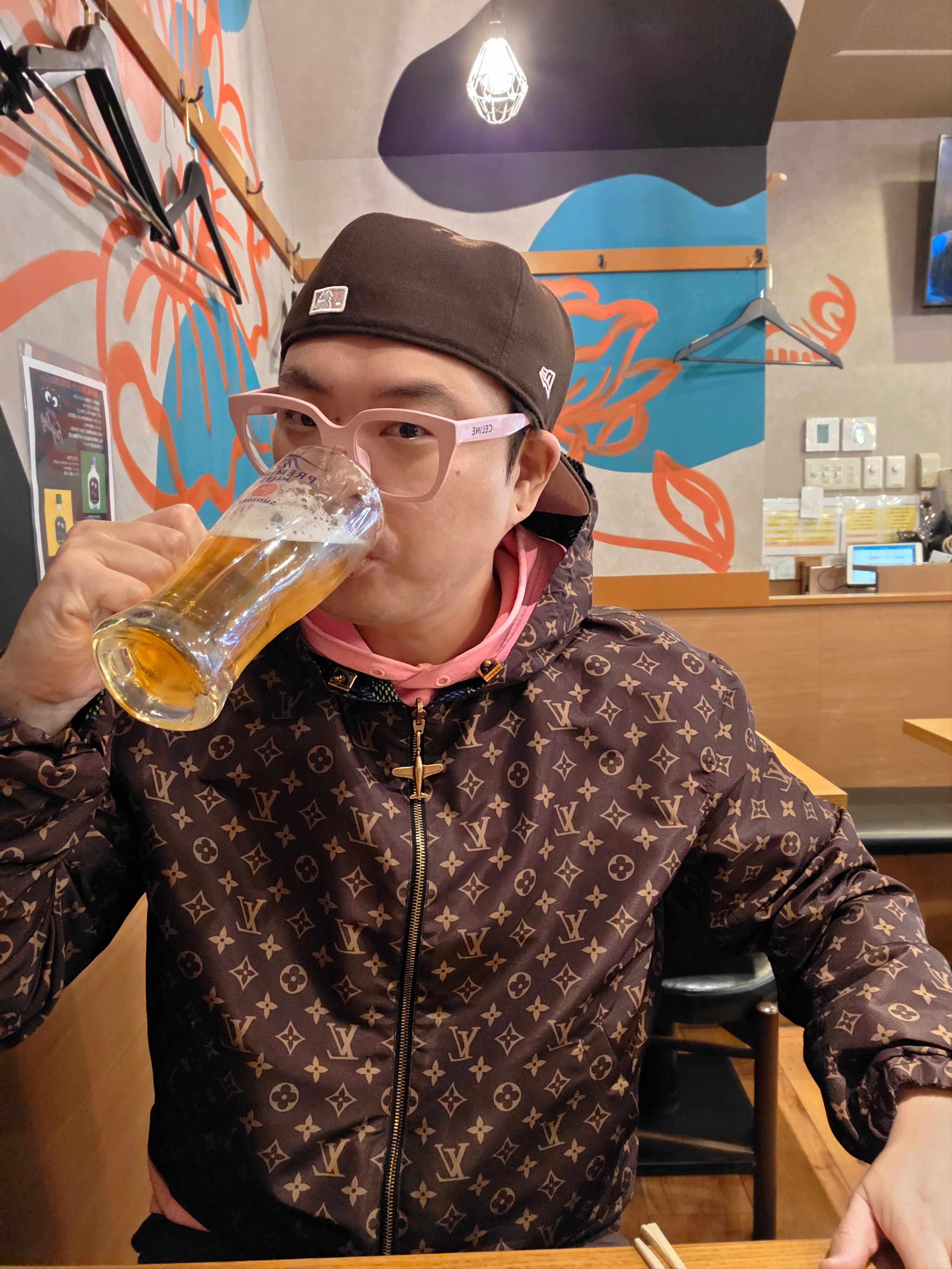 Louis Vuitton Denim Trucker Jacket Indigo Blue, Louis Vuitton Denim Skate Jeans Indigo Blue 착용 스타일 - 2