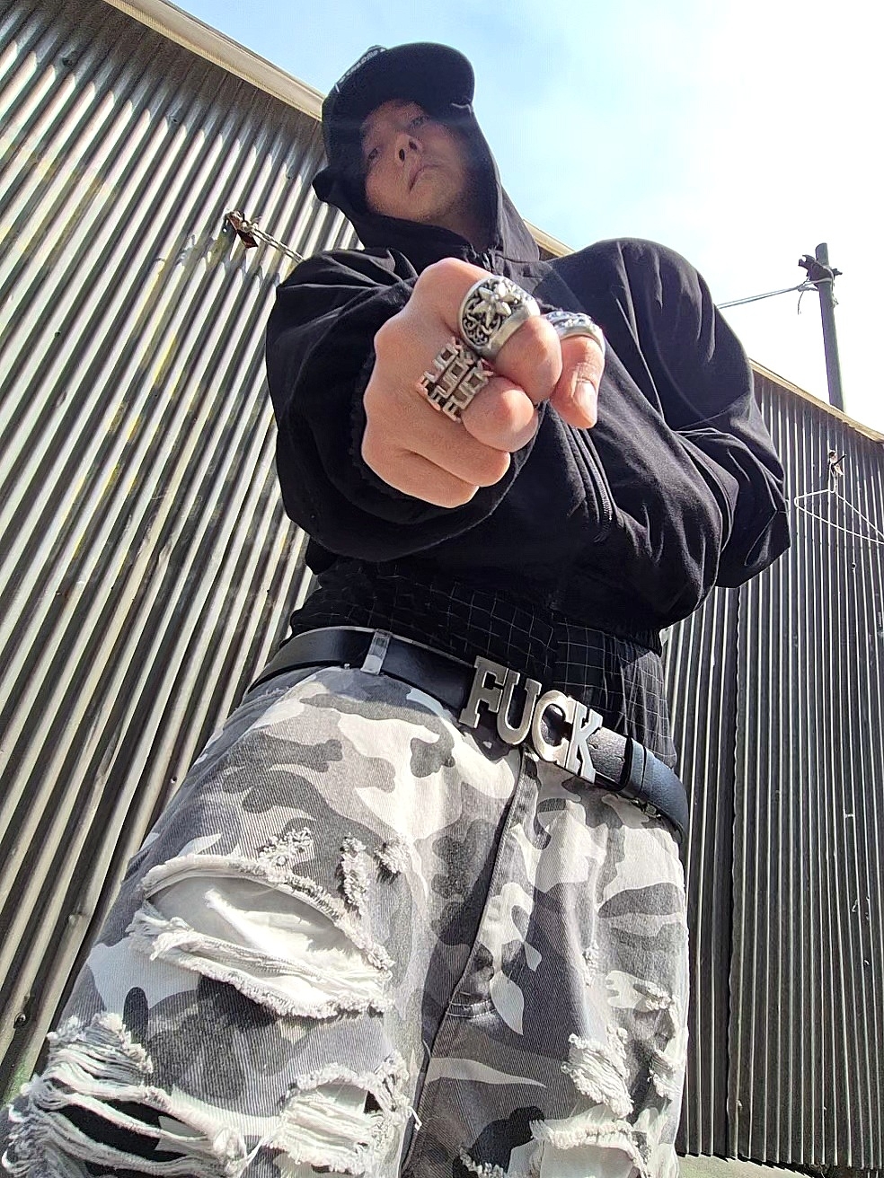 emostanceclub Double Layered Distressed Camo Pants White Camo 착용 스타일 - 2