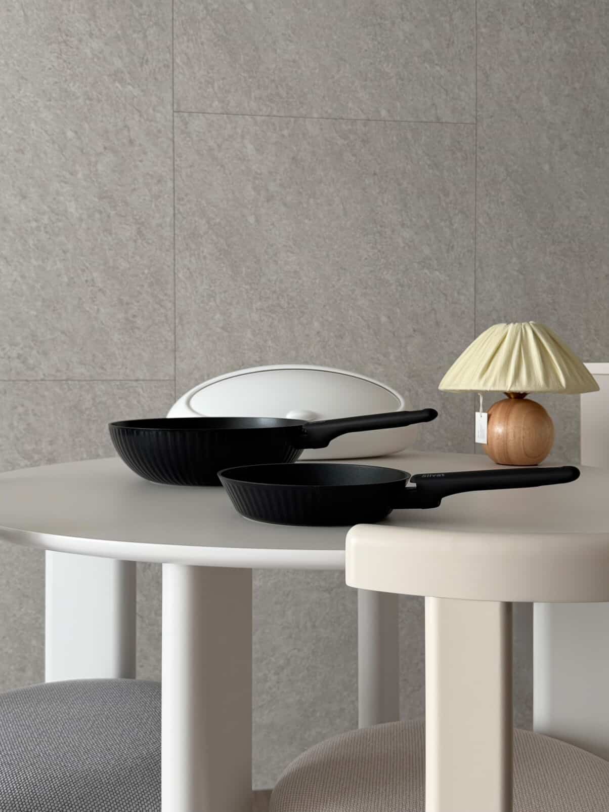 Silvat vellina IH Forging Frying Pan Set of 2 (28 Pan + 28 Wok) 착용 스타일