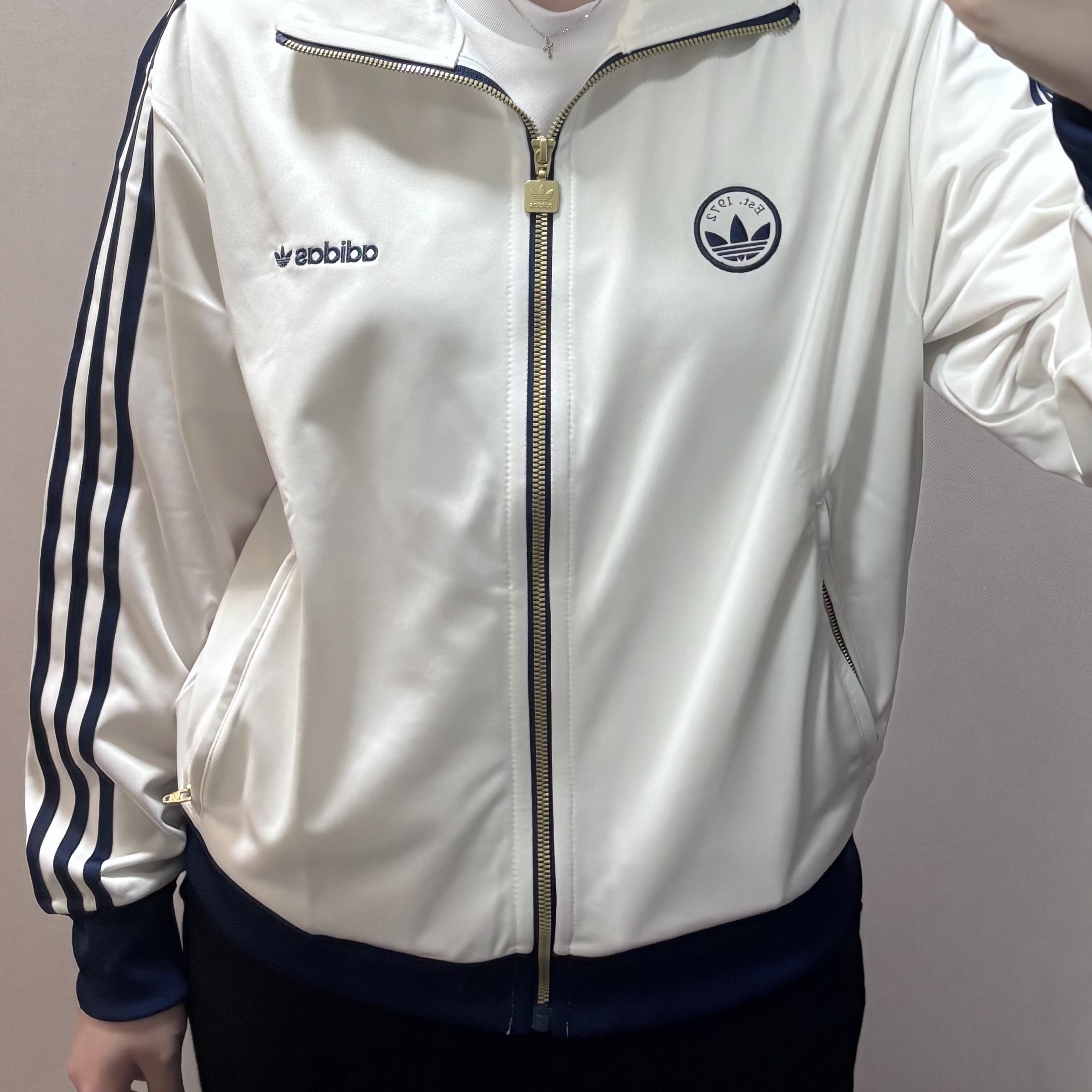 (W) Adidas Firebird Badge Track Top Cloud White - KR Sizing 착용 스타일 - 2