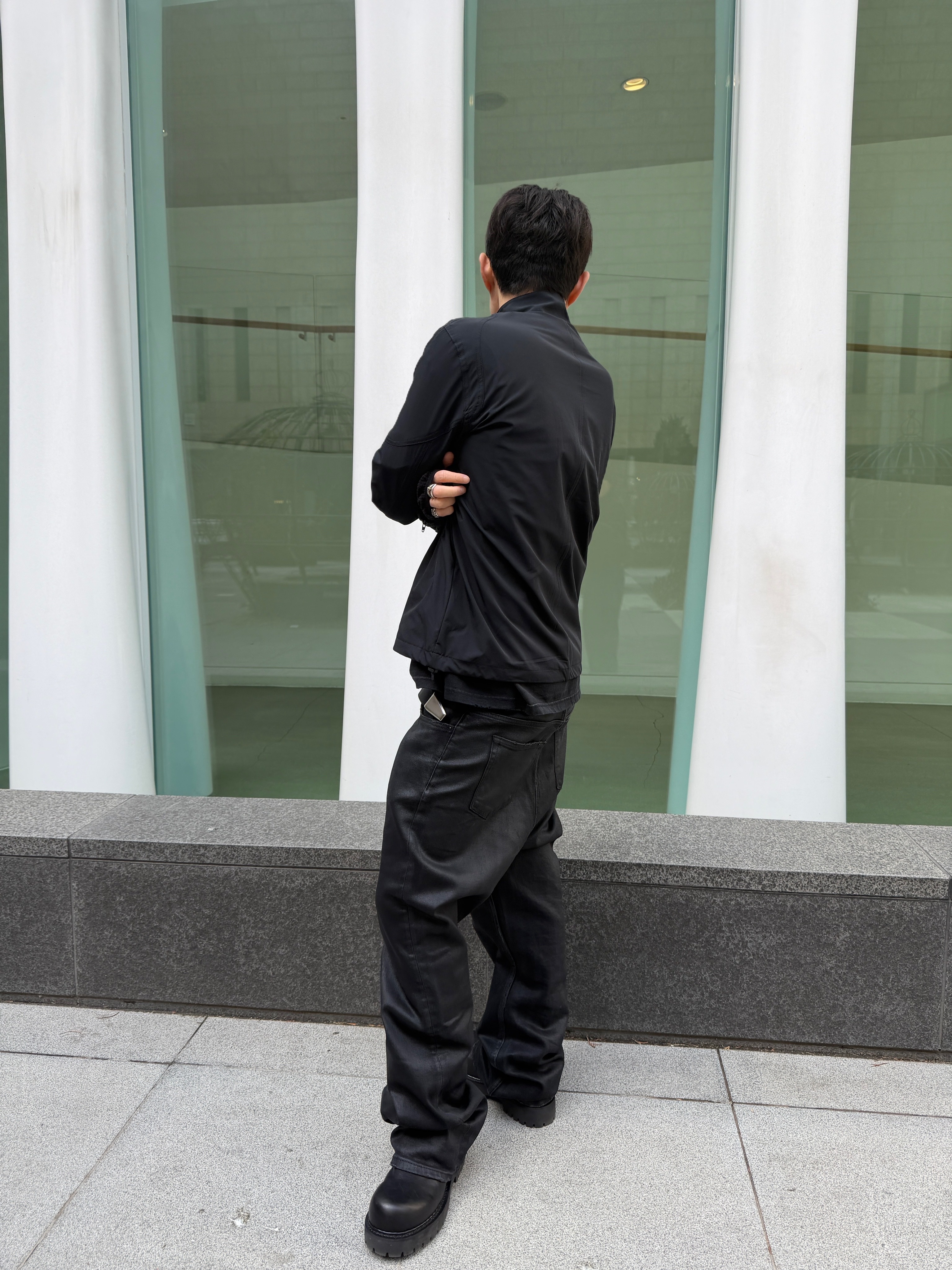 Undermycar POC Flame Vintage Washed T-Shirts Black, Undermycar Noir Coated Baggy Jeans Black 착용 스타일 - 7