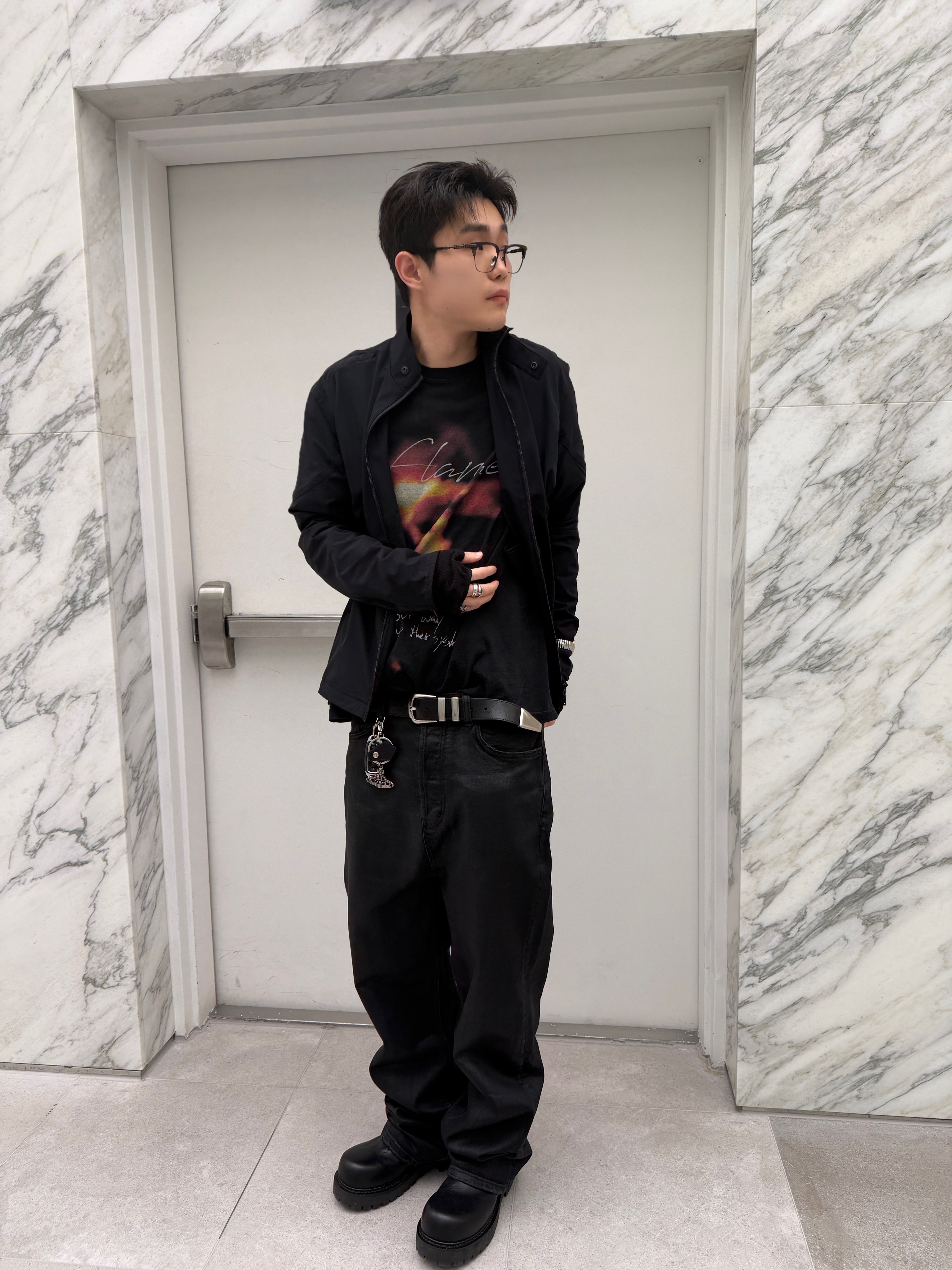 Undermycar POC Flame Vintage Washed T-Shirts Black, Undermycar Noir Coated Baggy Jeans Black 착용 스타일 - 4