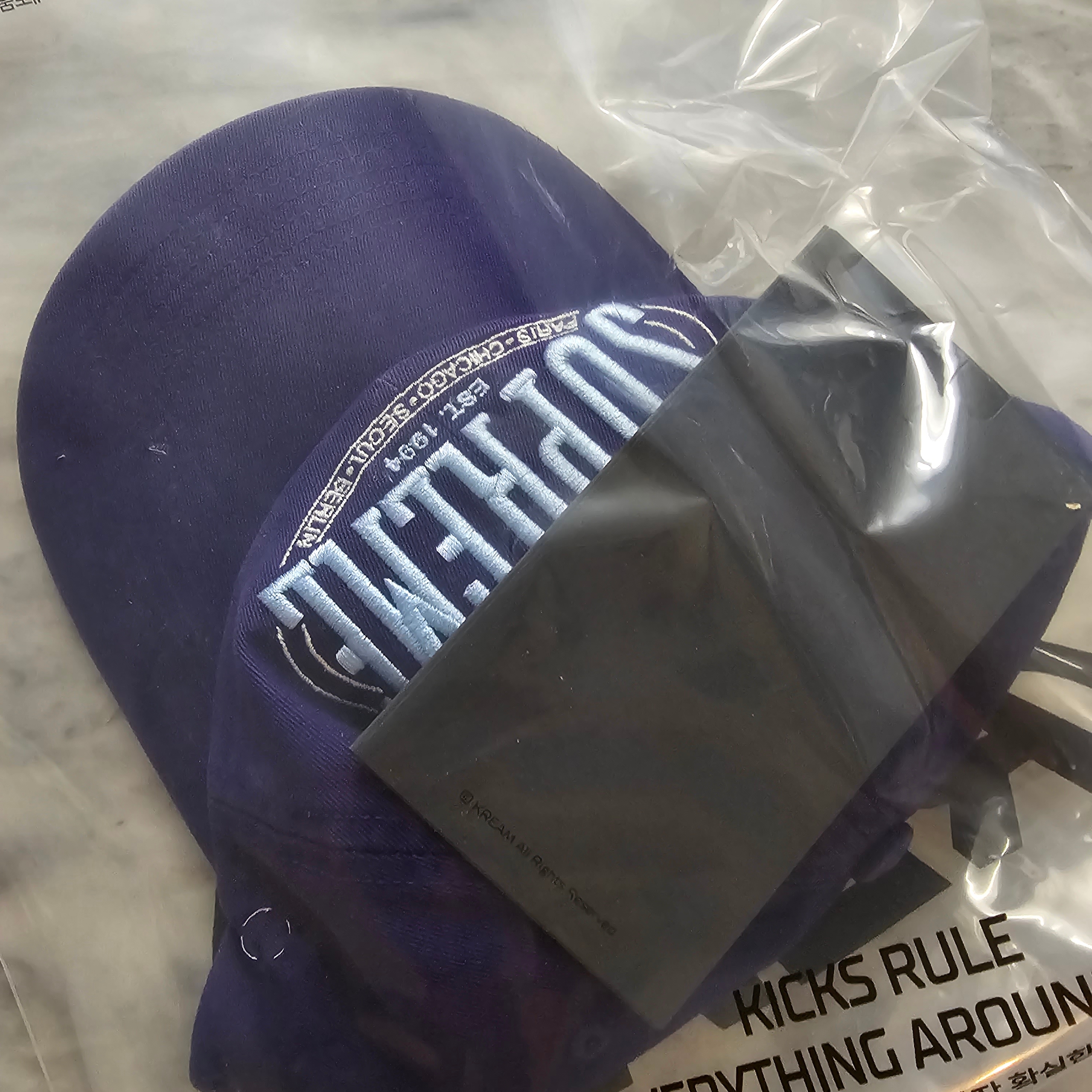 Supreme Warm Up 6-Panel Purple - 23FW 착용 스타일