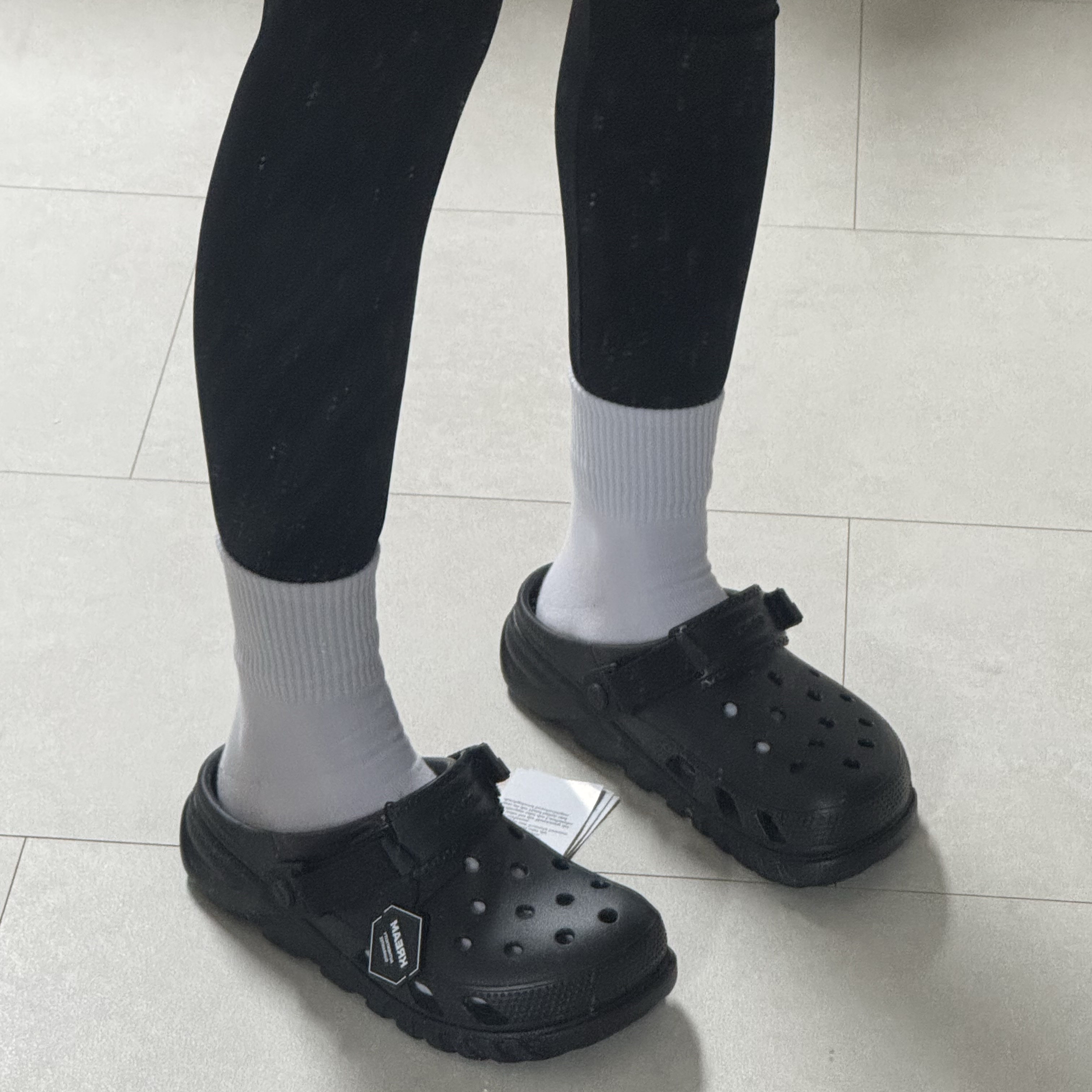 Crocs Duet Max II Clog Black 착용 스타일