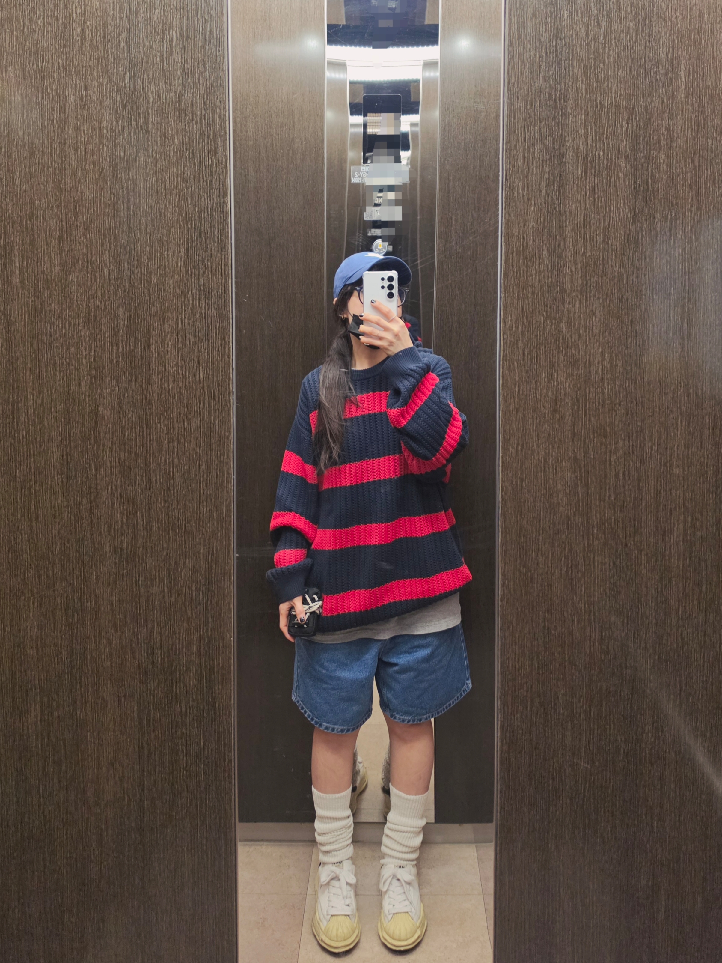 Maison Mihara Yasuhiro Blakey VL OG Sole Leather Low-top Sneakers White, Supreme Loose Gauge Stripe Small Box Sweater Navy - 25SS 착용 스타일