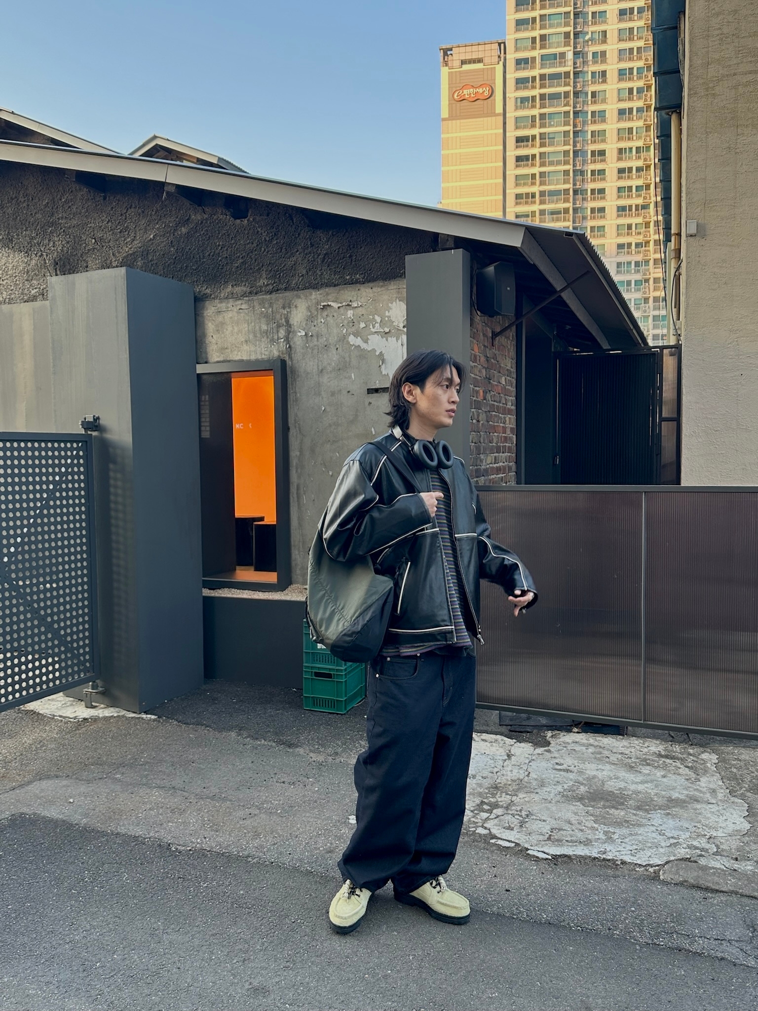 Timberland Heritage Gore-Tex Moc Toe Mid Boots Light Green Suede - Wide, Bose QC Ultra Headphones 2nd Gen Triple Black (Korean Ver.) 착용 스타일 - 4